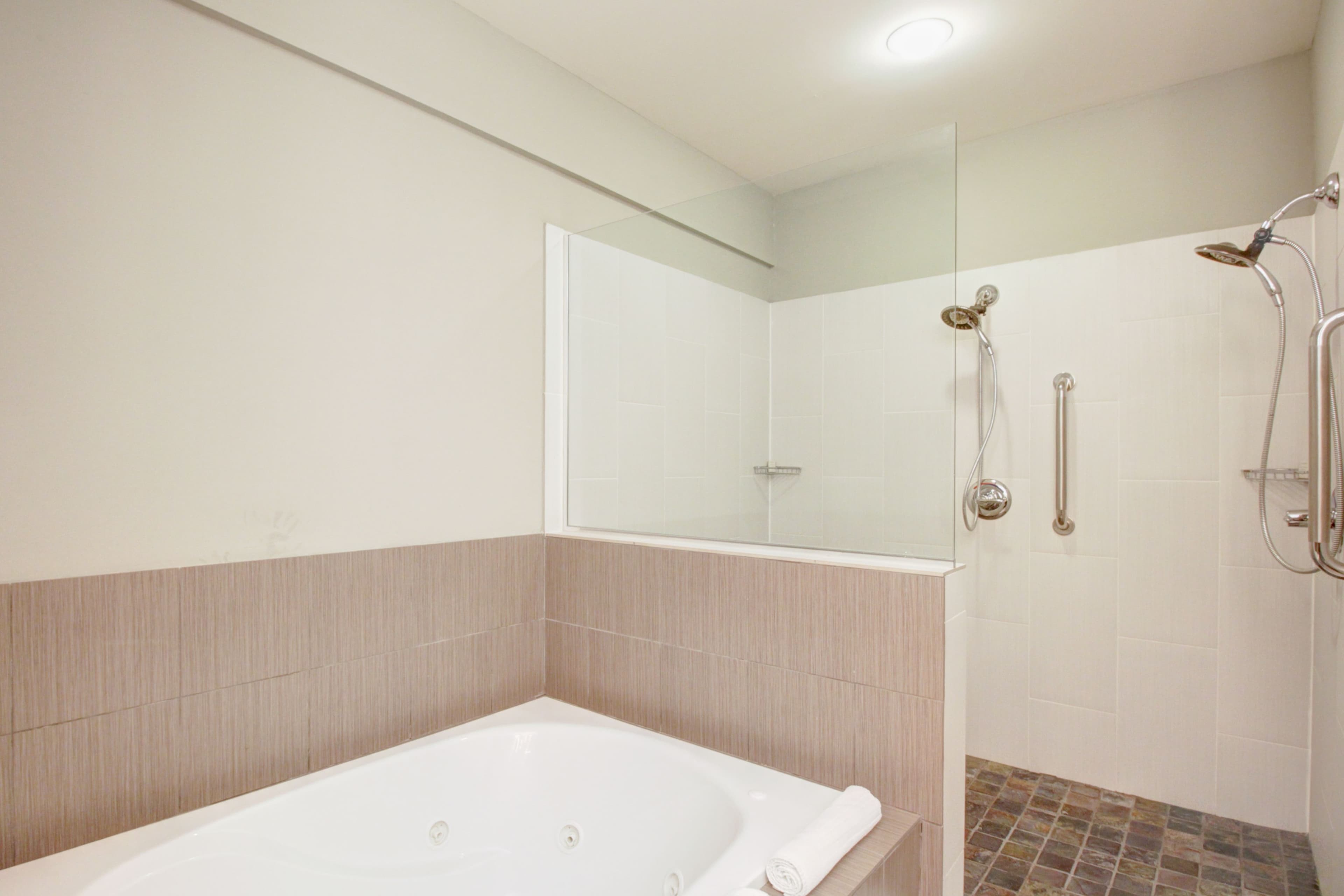 Hotel Indigo Waco - Baylor — 60