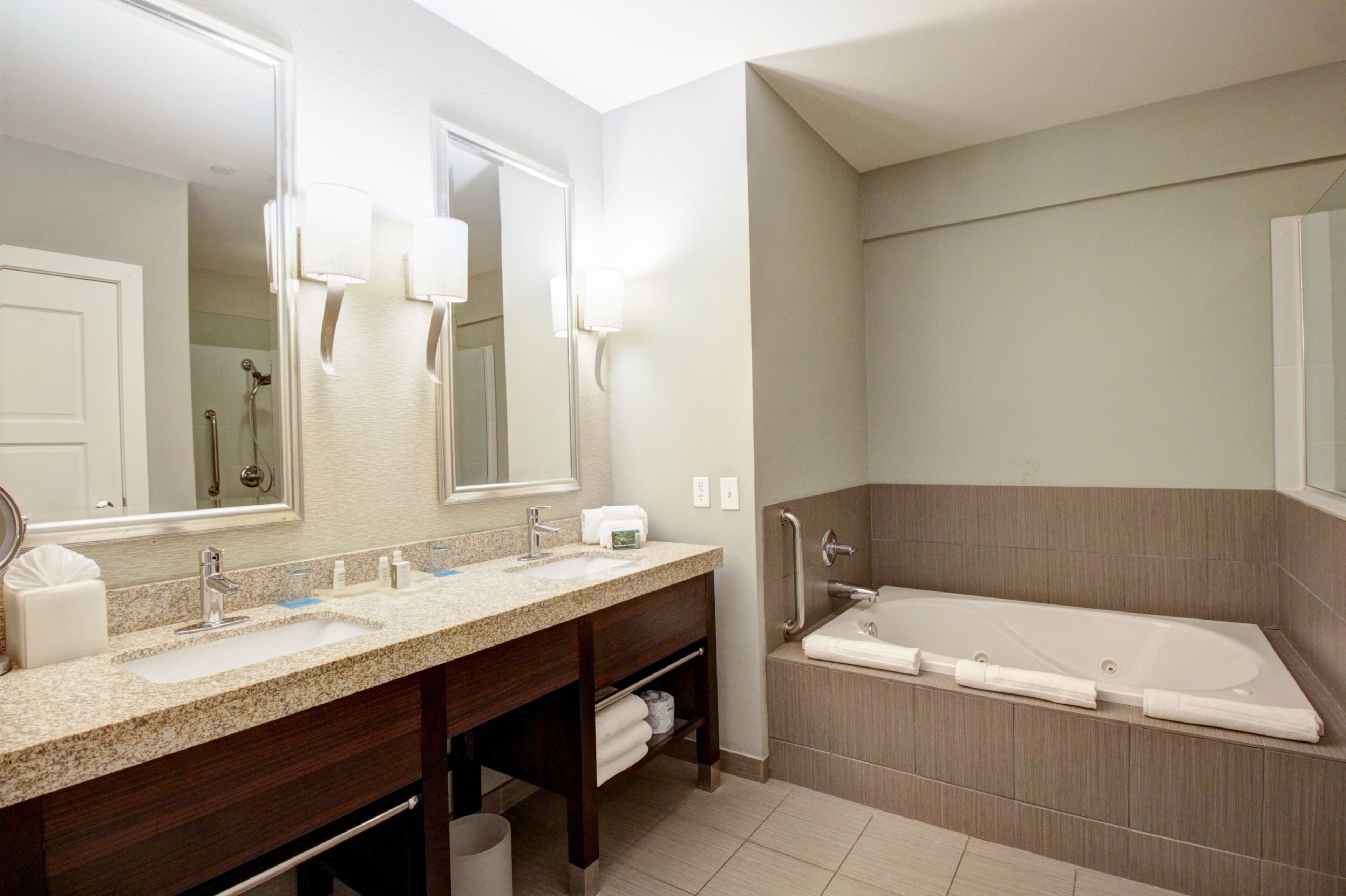 Hotel Indigo Waco - Baylor — 57