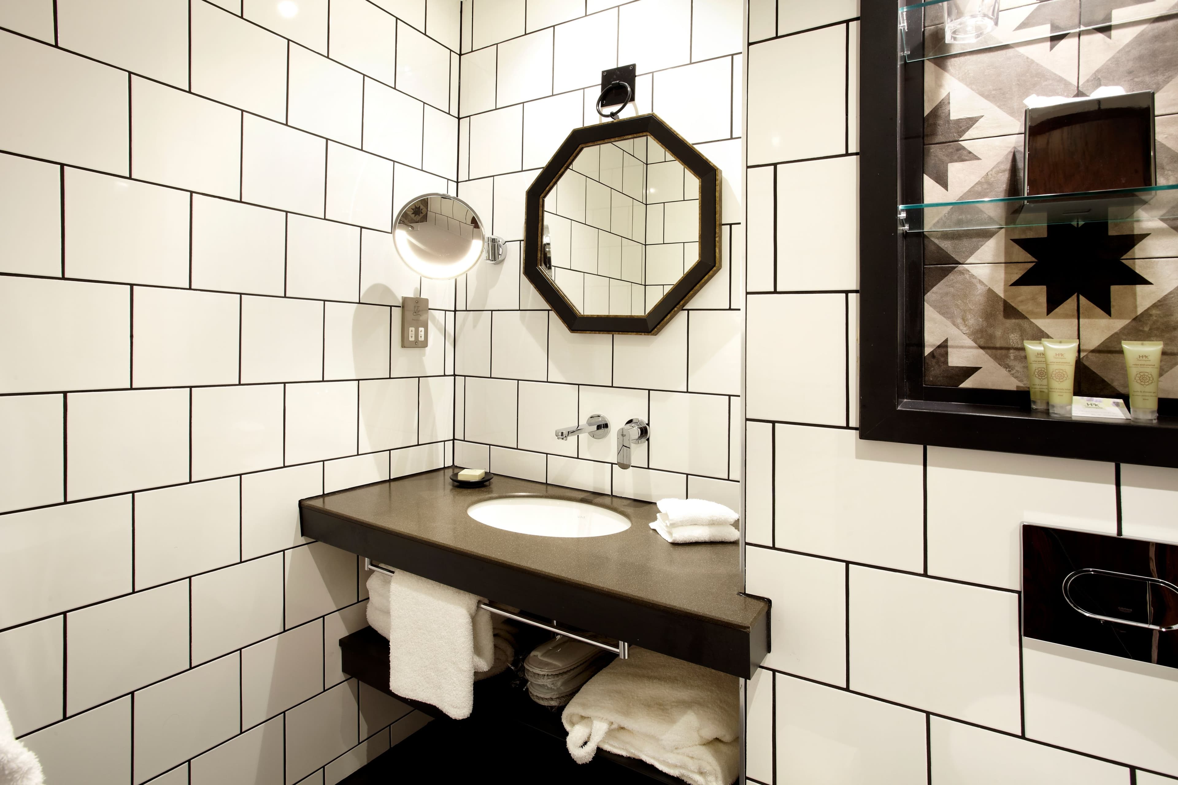 1 King Standard - Image 13