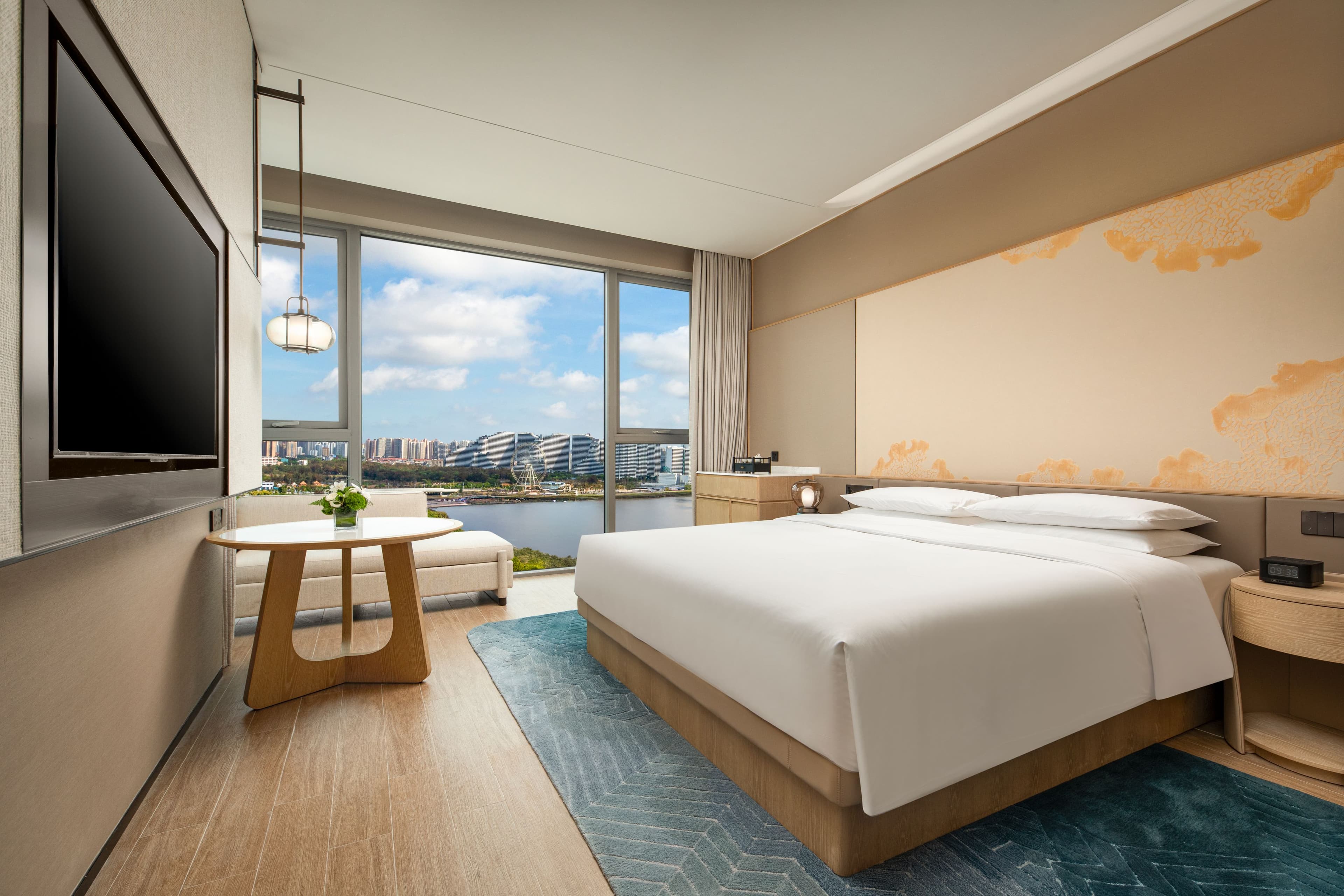 HUALUXE Beihai Silver Beach Resort - Image 2