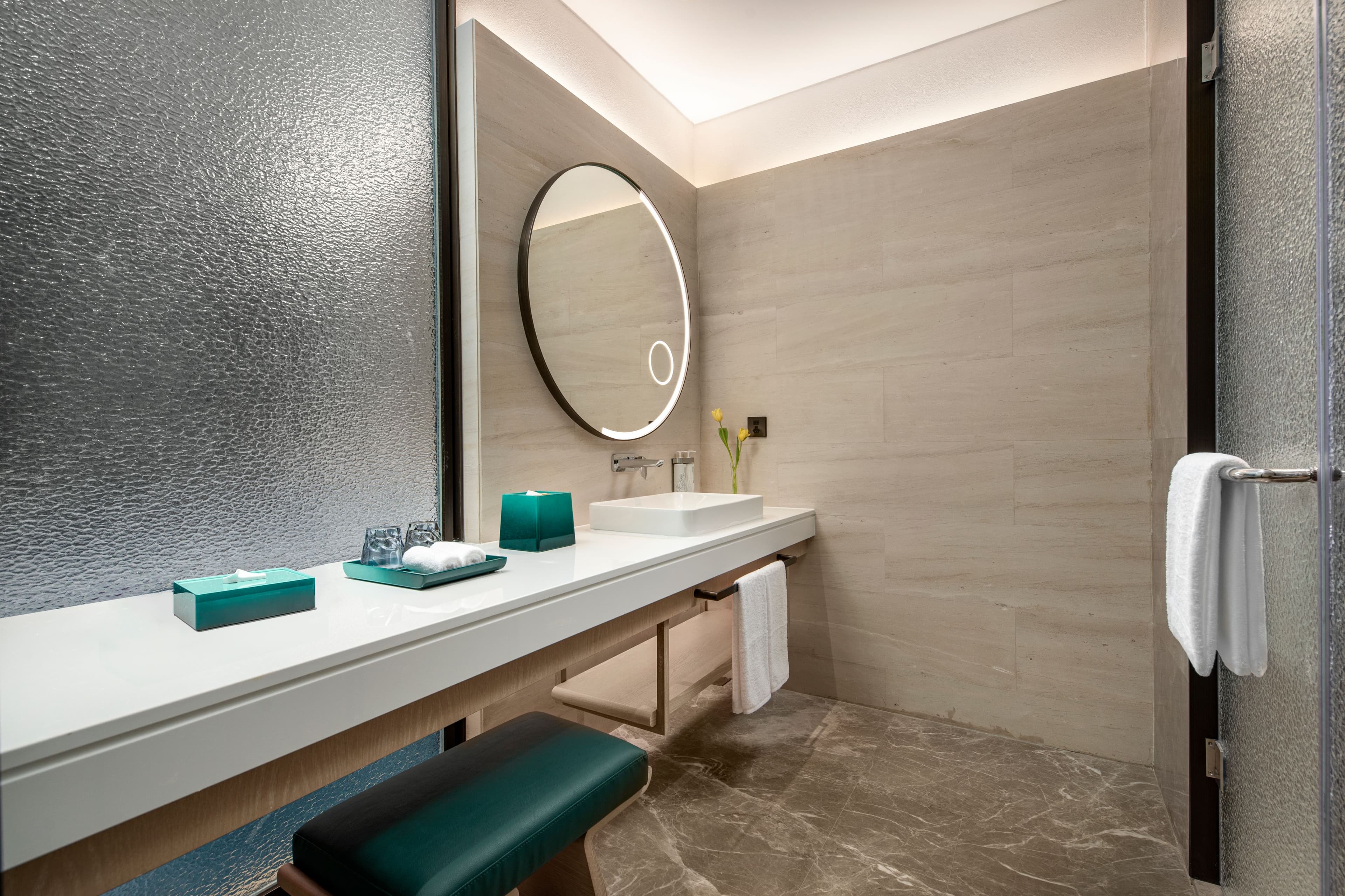 HUALUXE Beihai Silver Beach Resort - Image 4