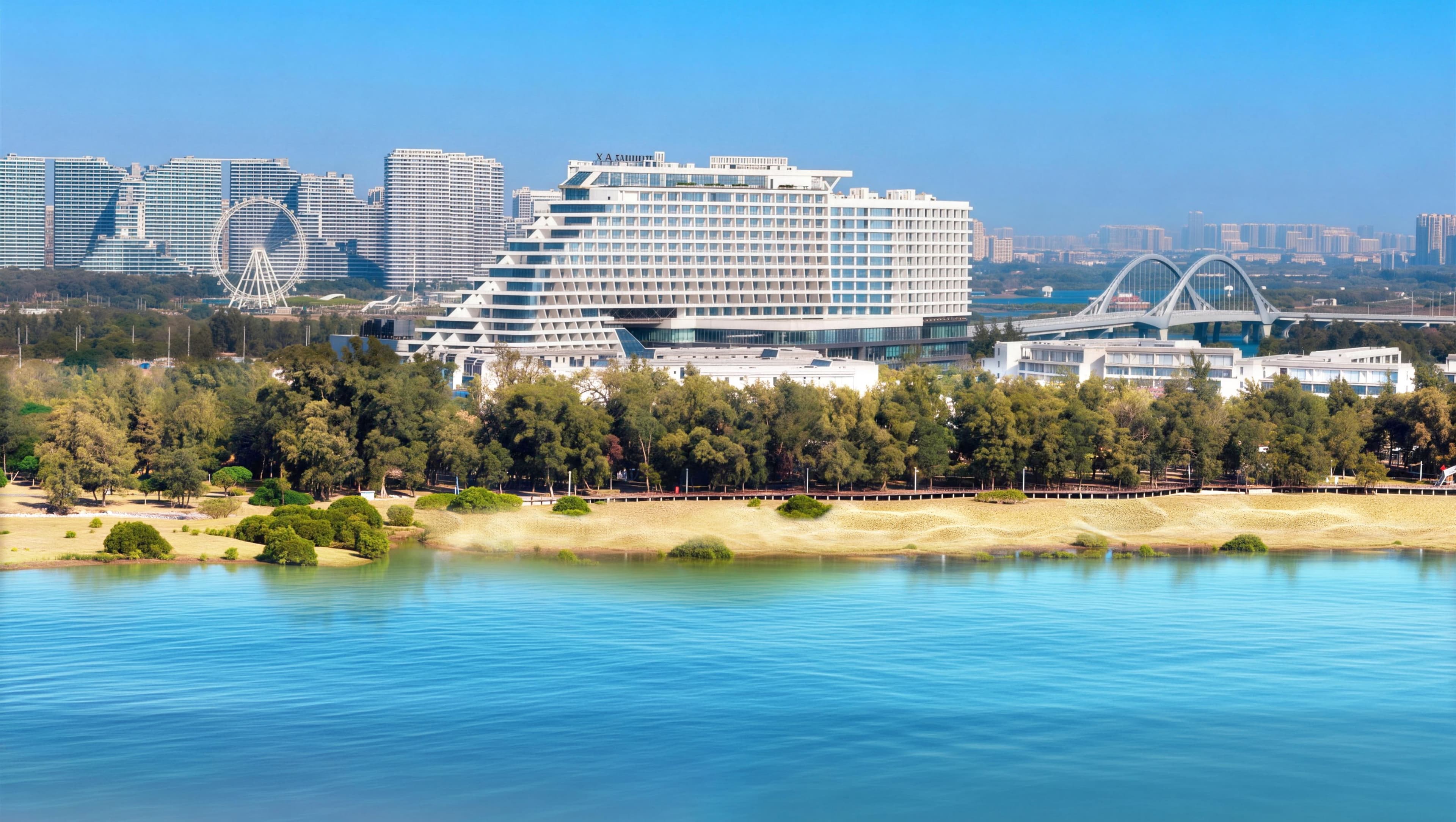HUALUXE Beihai Silver Beach Resort - Image 1