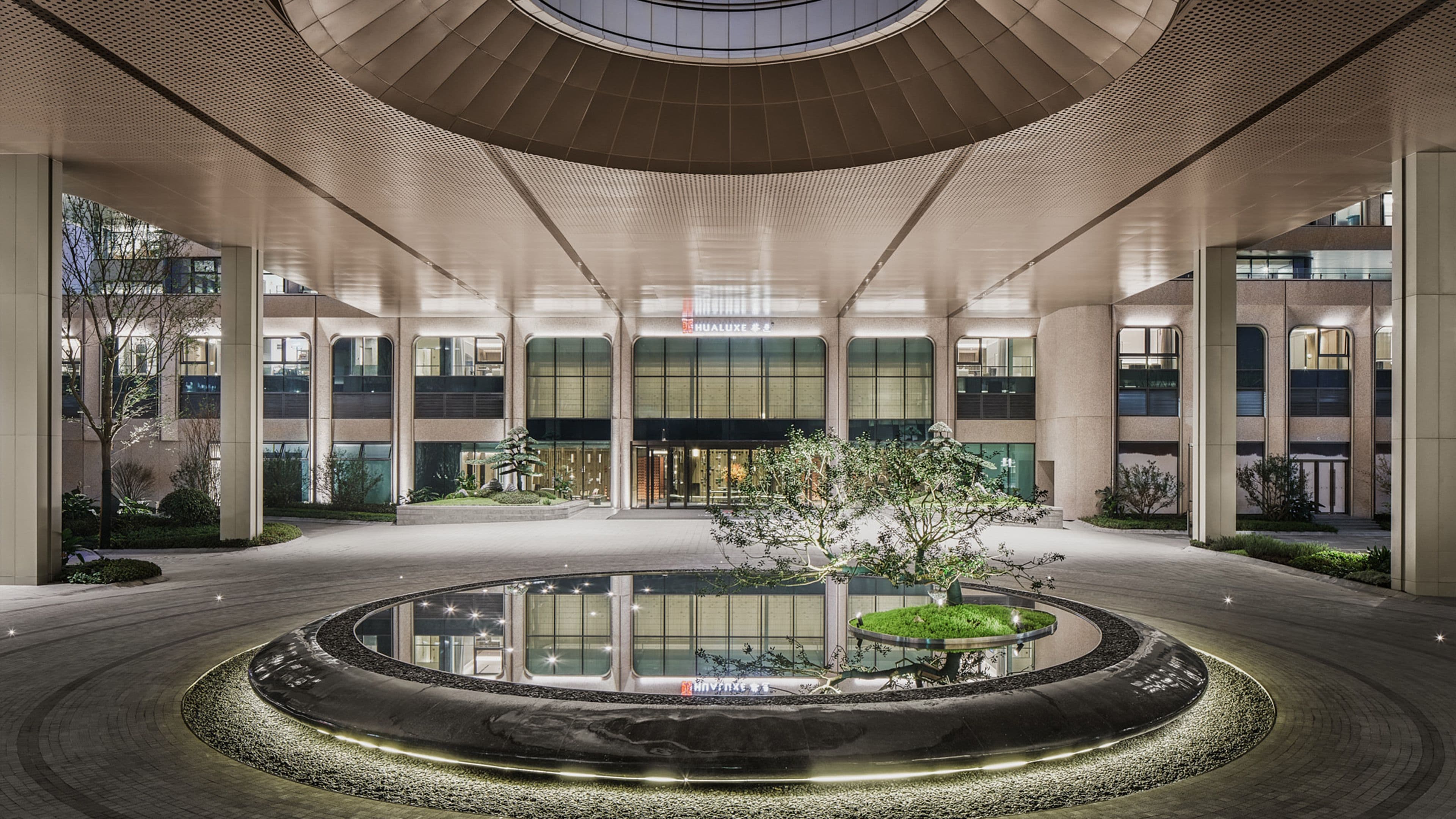 HUALUXE Chongqing Science Hall - Image 1