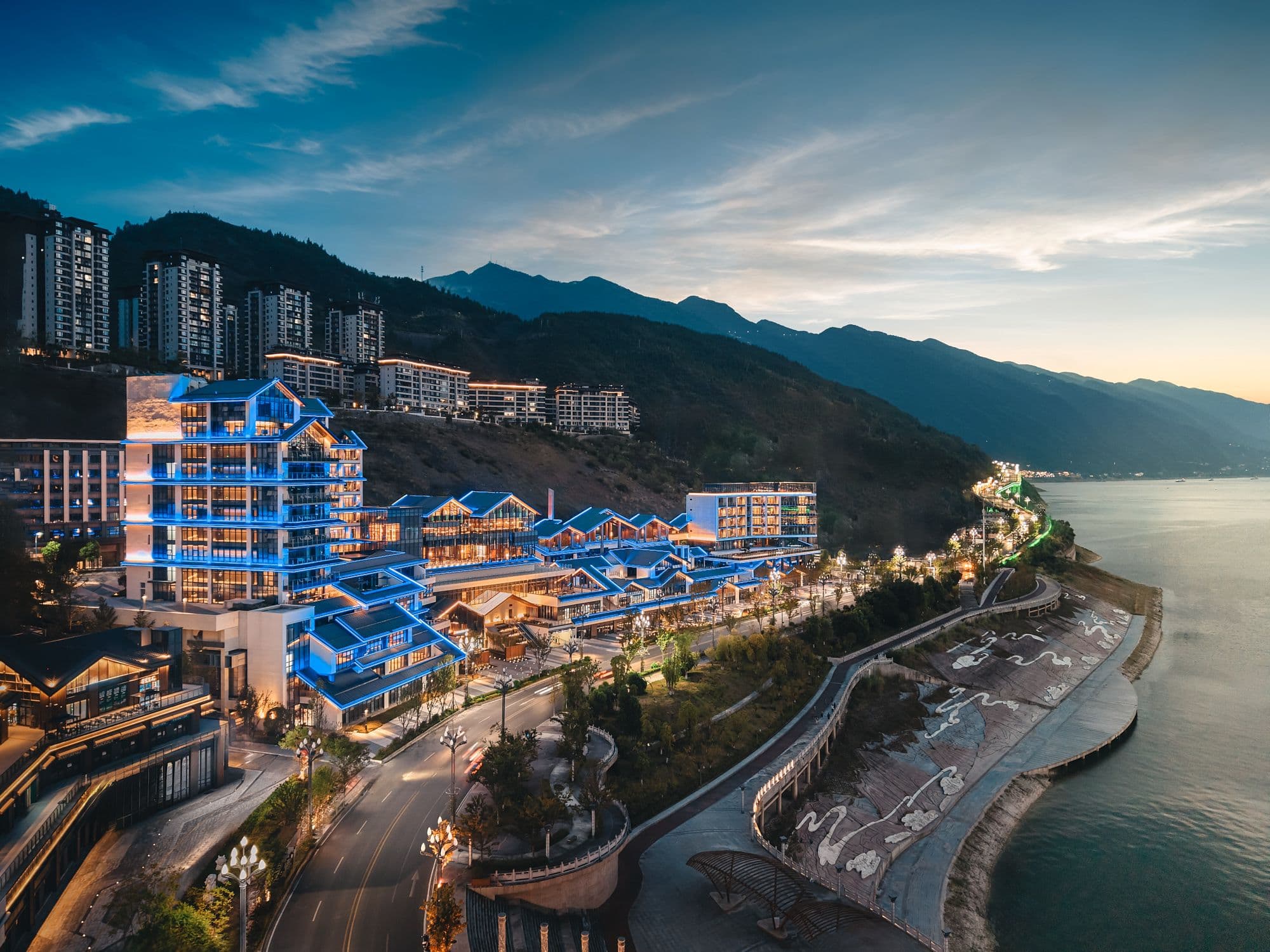 HUALUXE Chongqing Wushan - Image 1