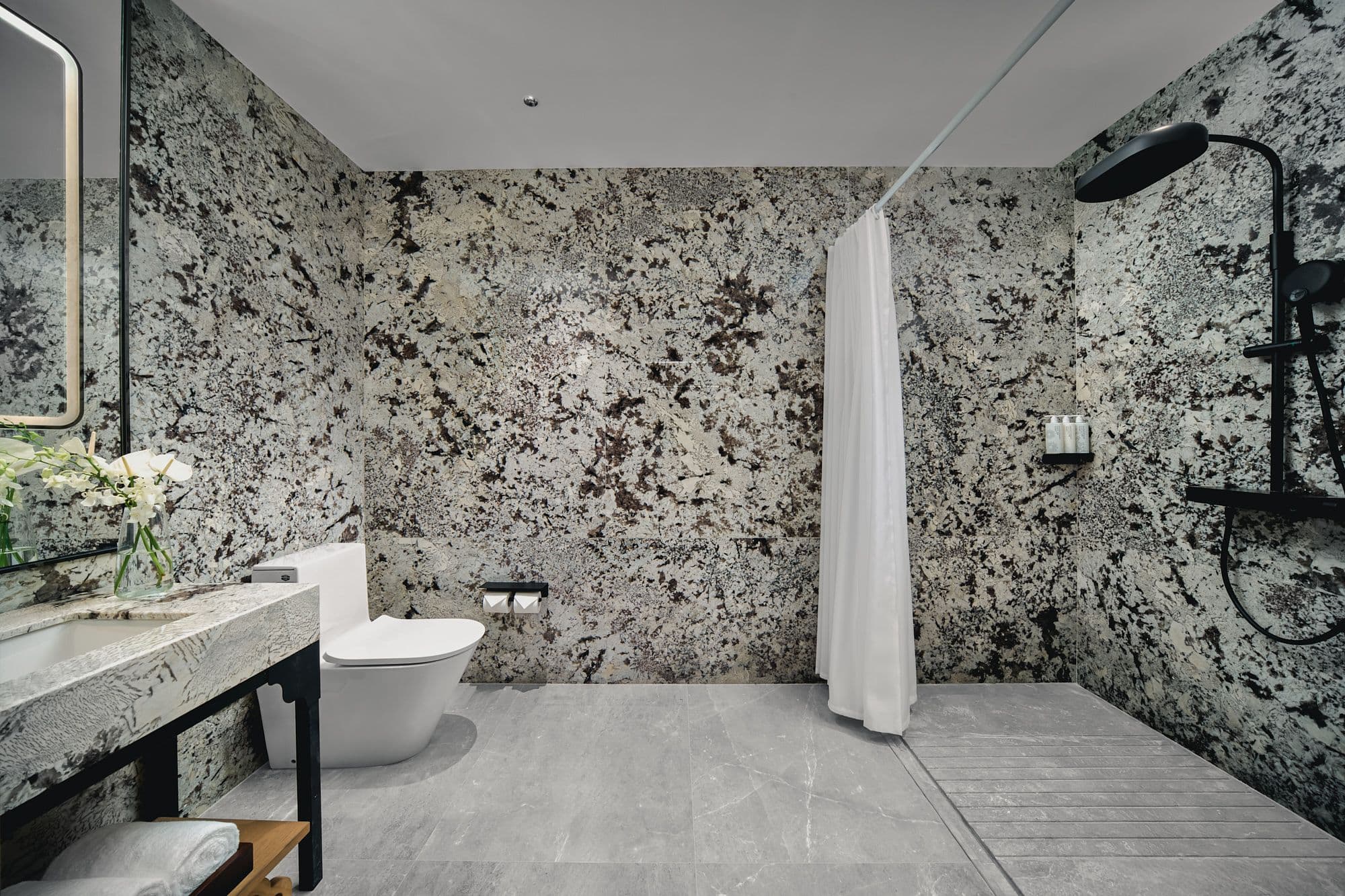 HUALUXE Chongqing Wushan — 12