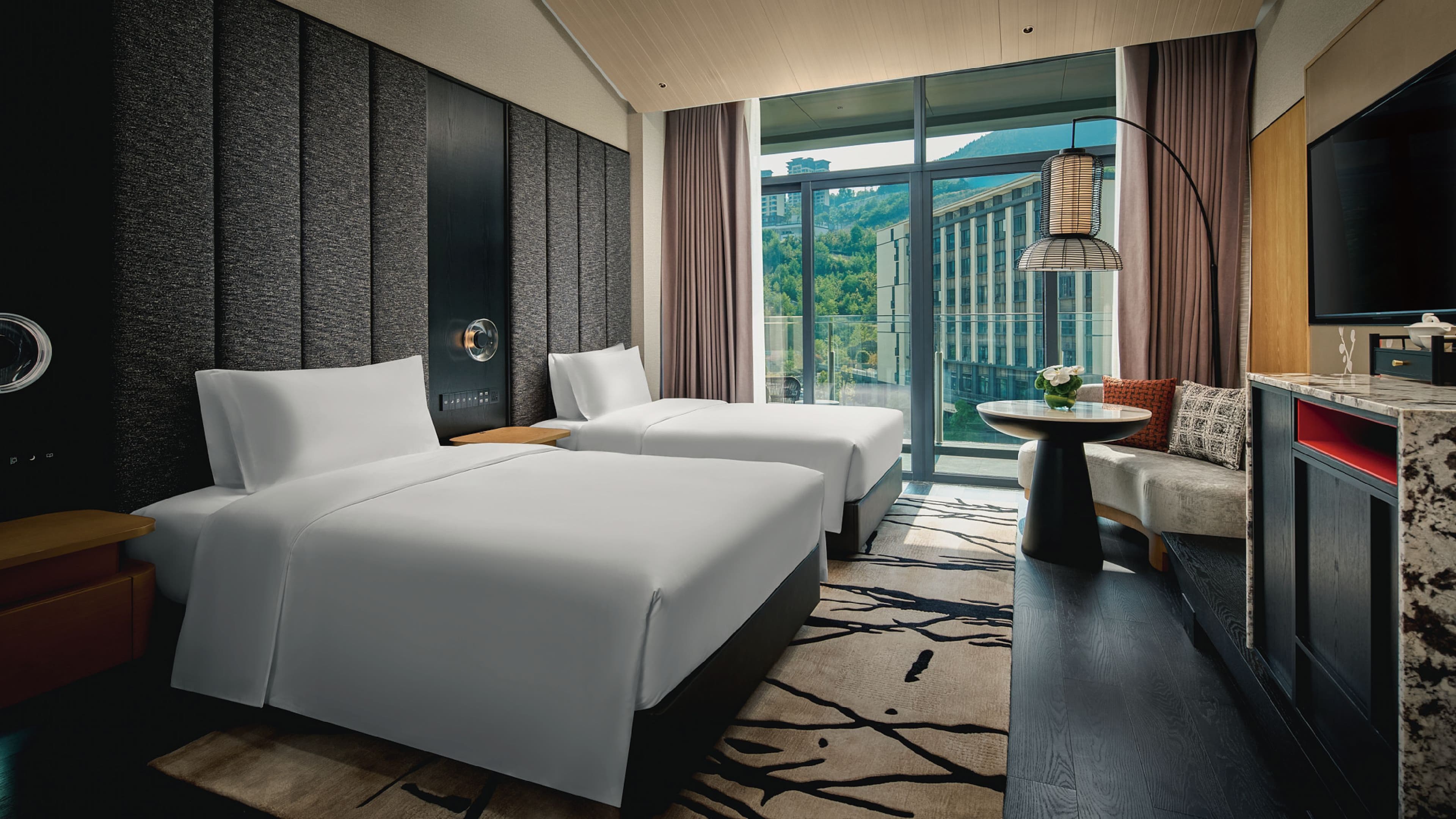 HUALUXE Chongqing Wushan - Image 4