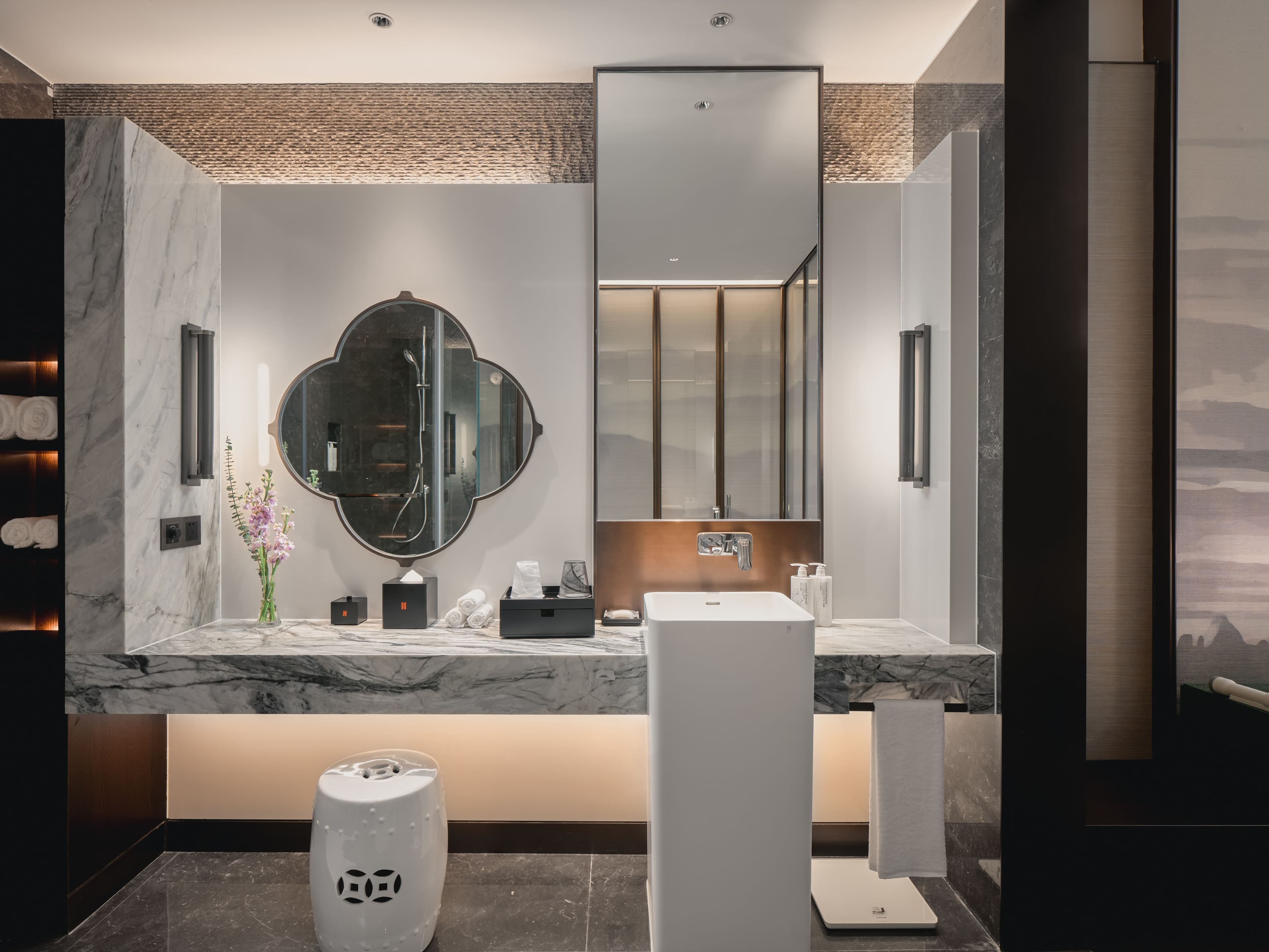 HUALUXE Kunshan Huaqiao — 7