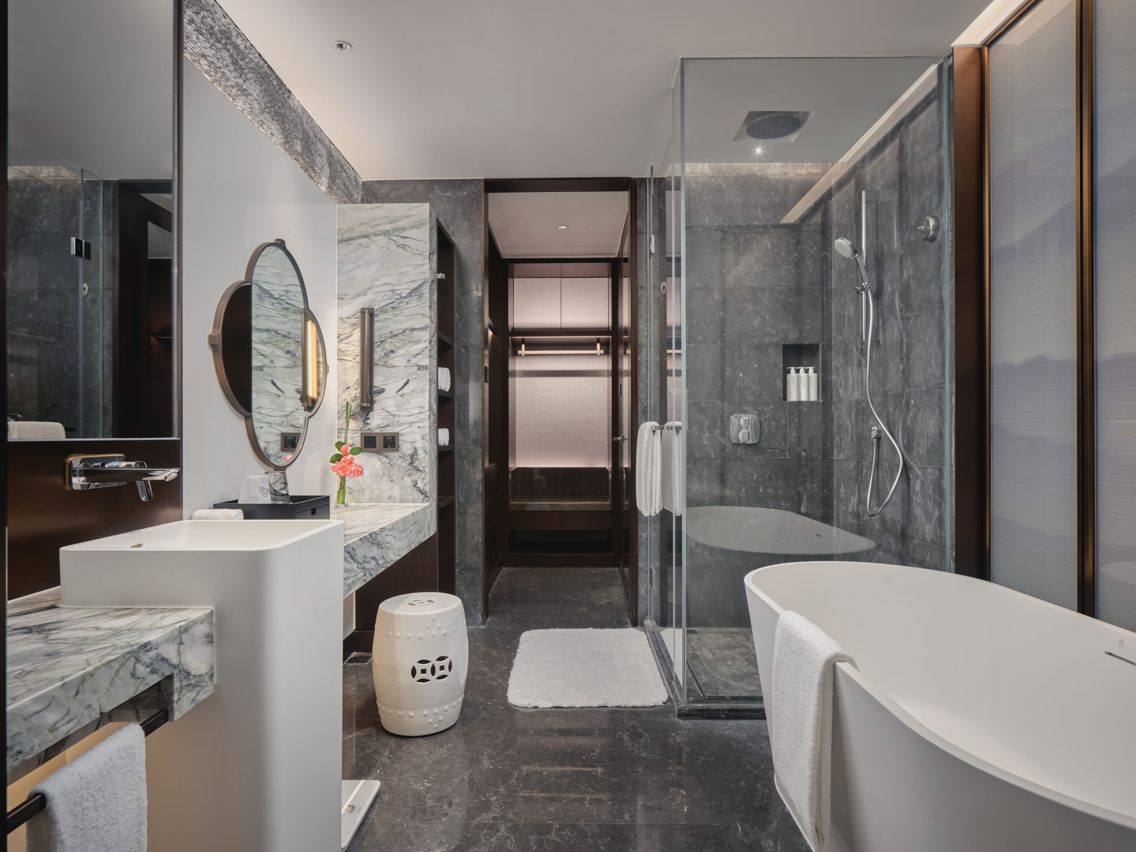 HUALUXE Kunshan Huaqiao — 9