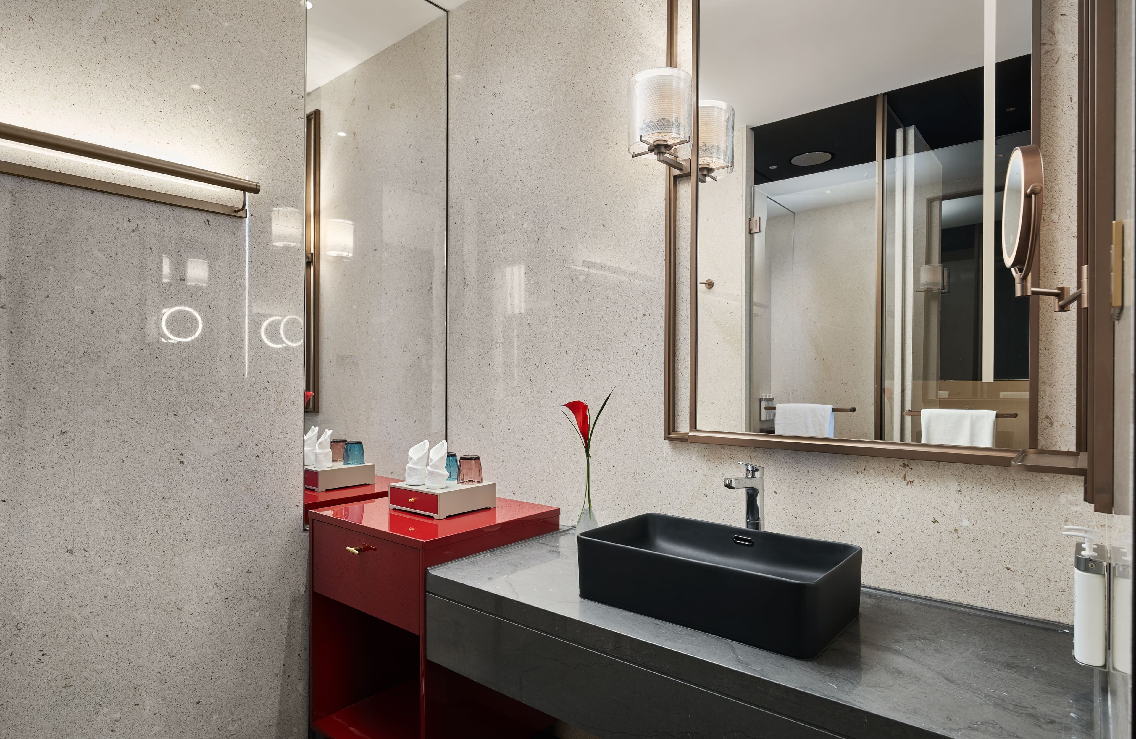 1 King Standard - Image 3