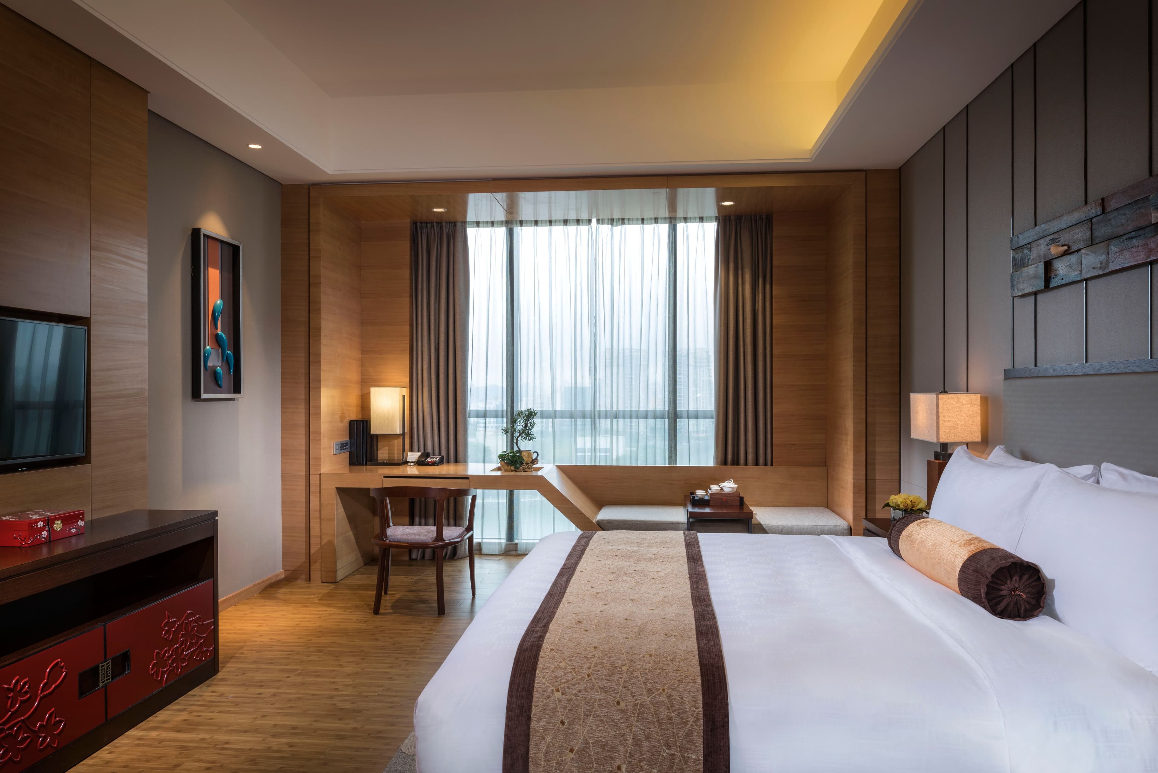 HUALUXE Yangjiang City Center — 10