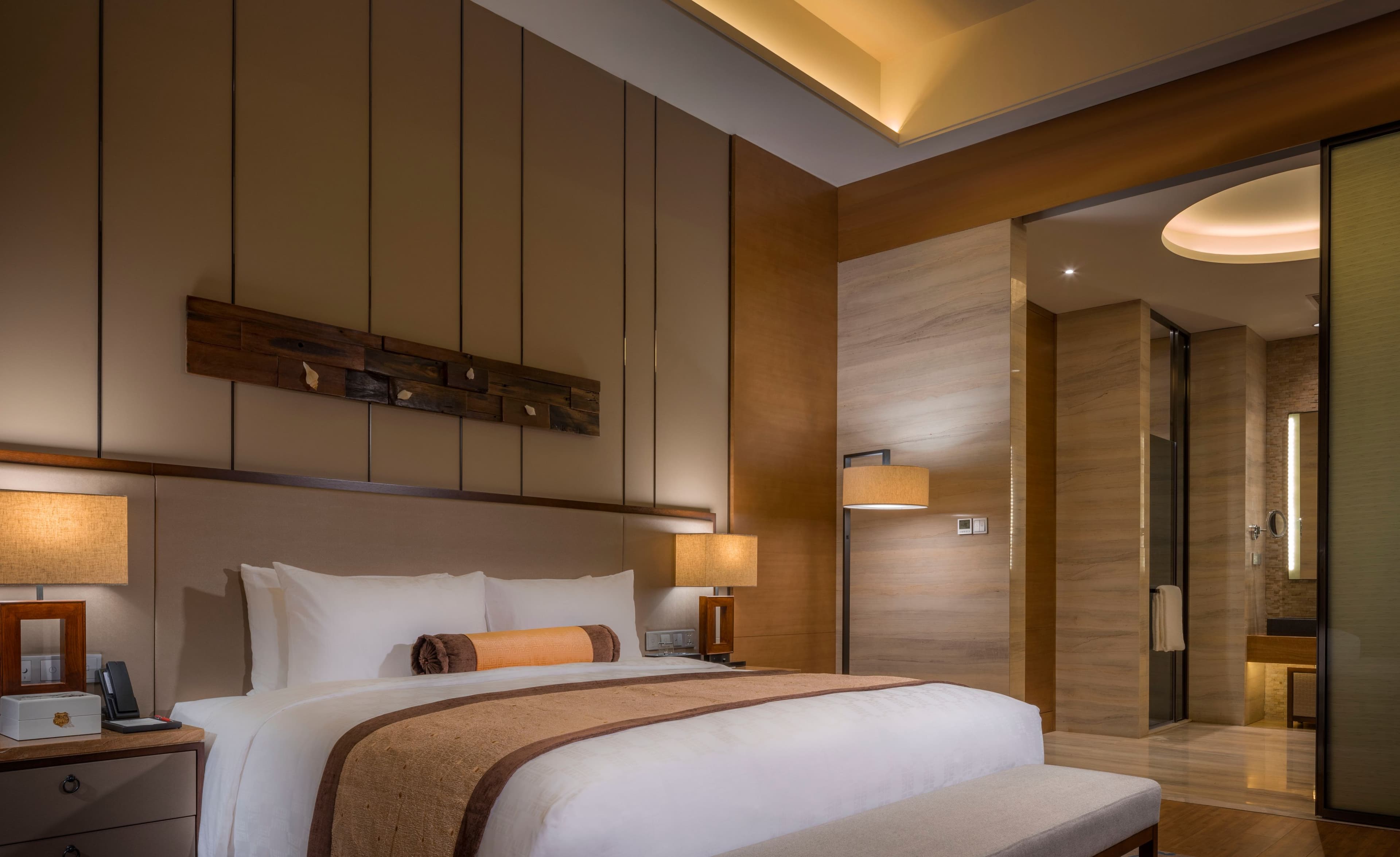 HUALUXE Yangjiang City Center — 9