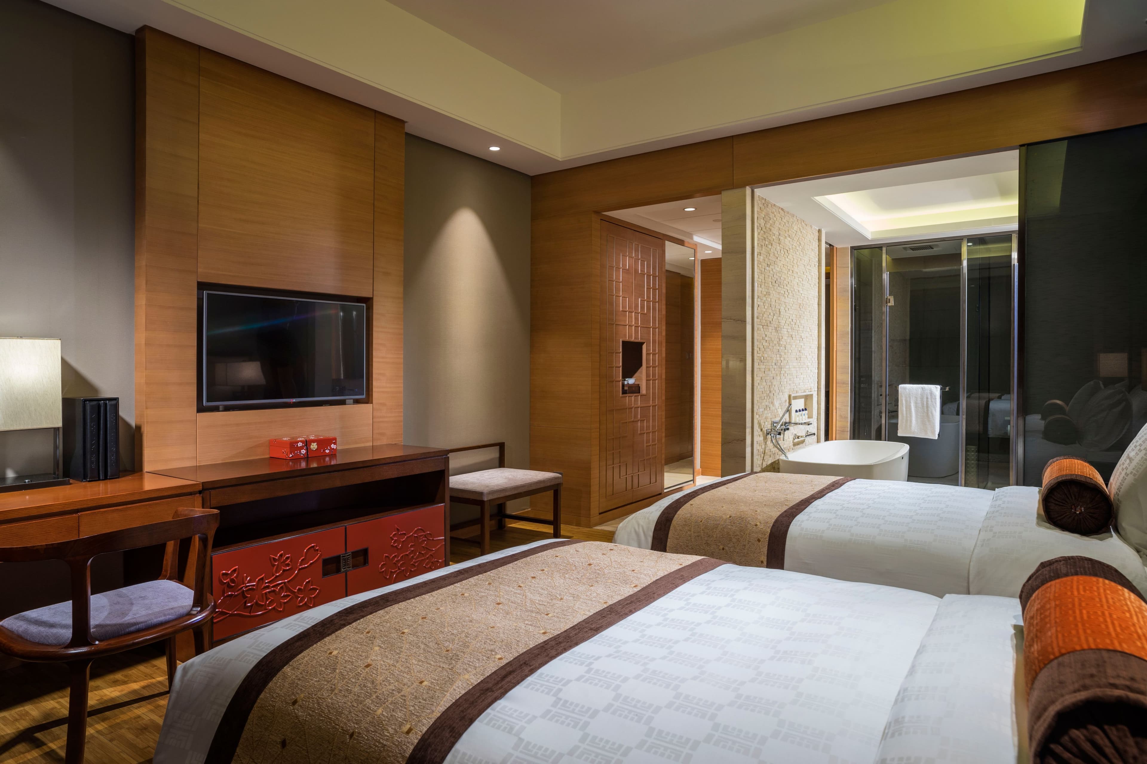 HUALUXE Yangjiang City Center — 14