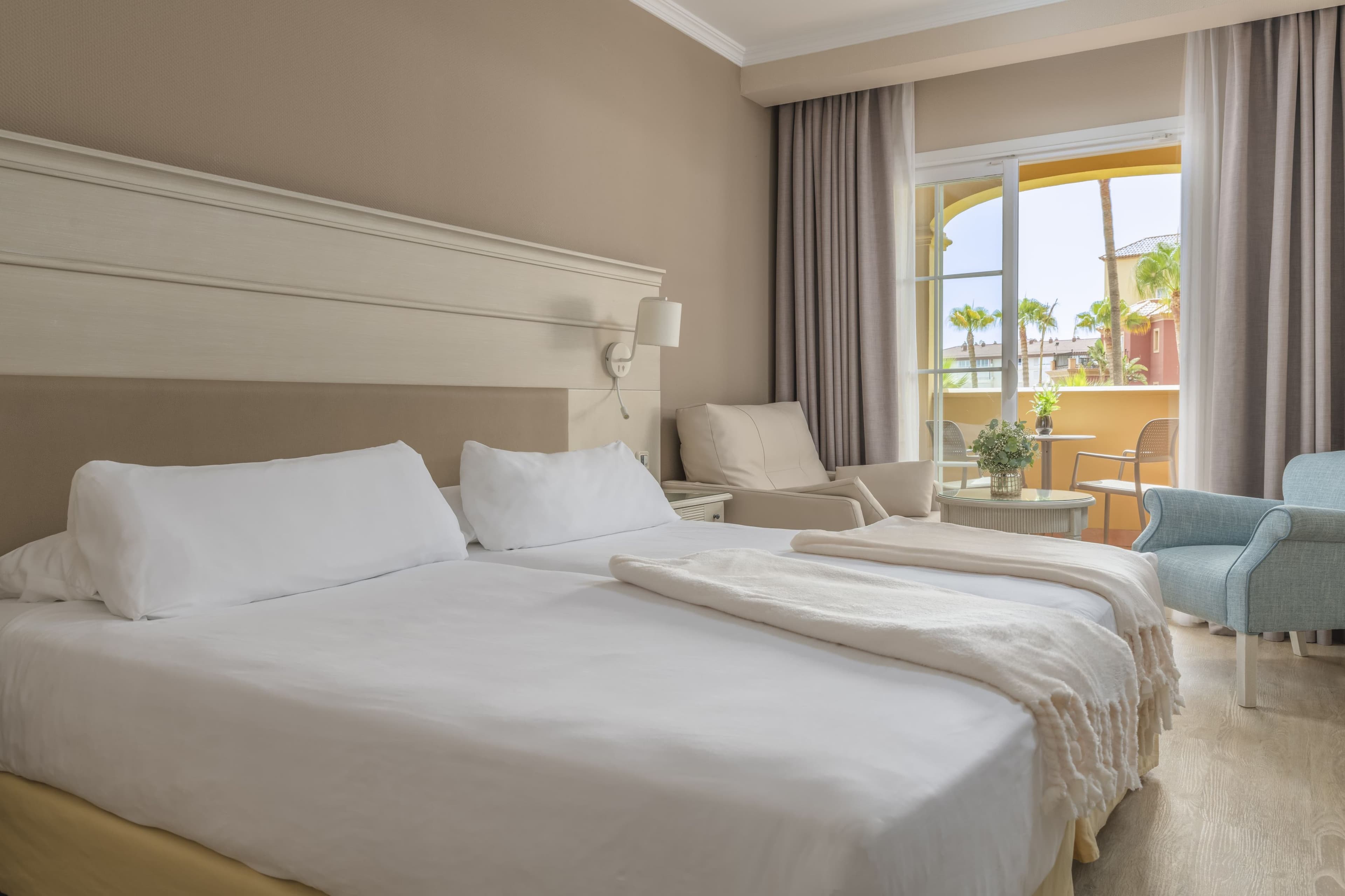 Iberostar Waves Málaga Playa - Image 3