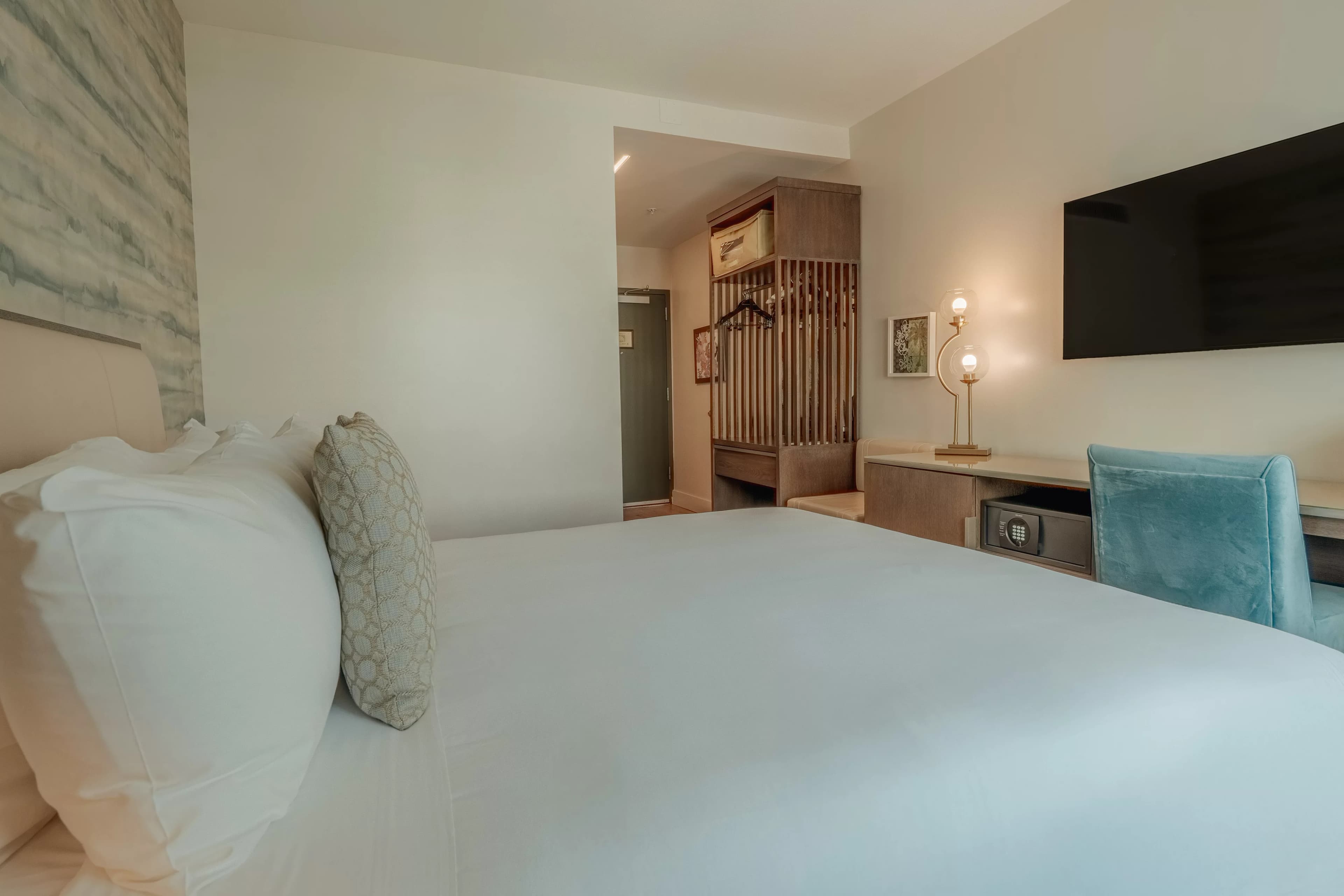 Iberostar Waves Miami Beach — 22