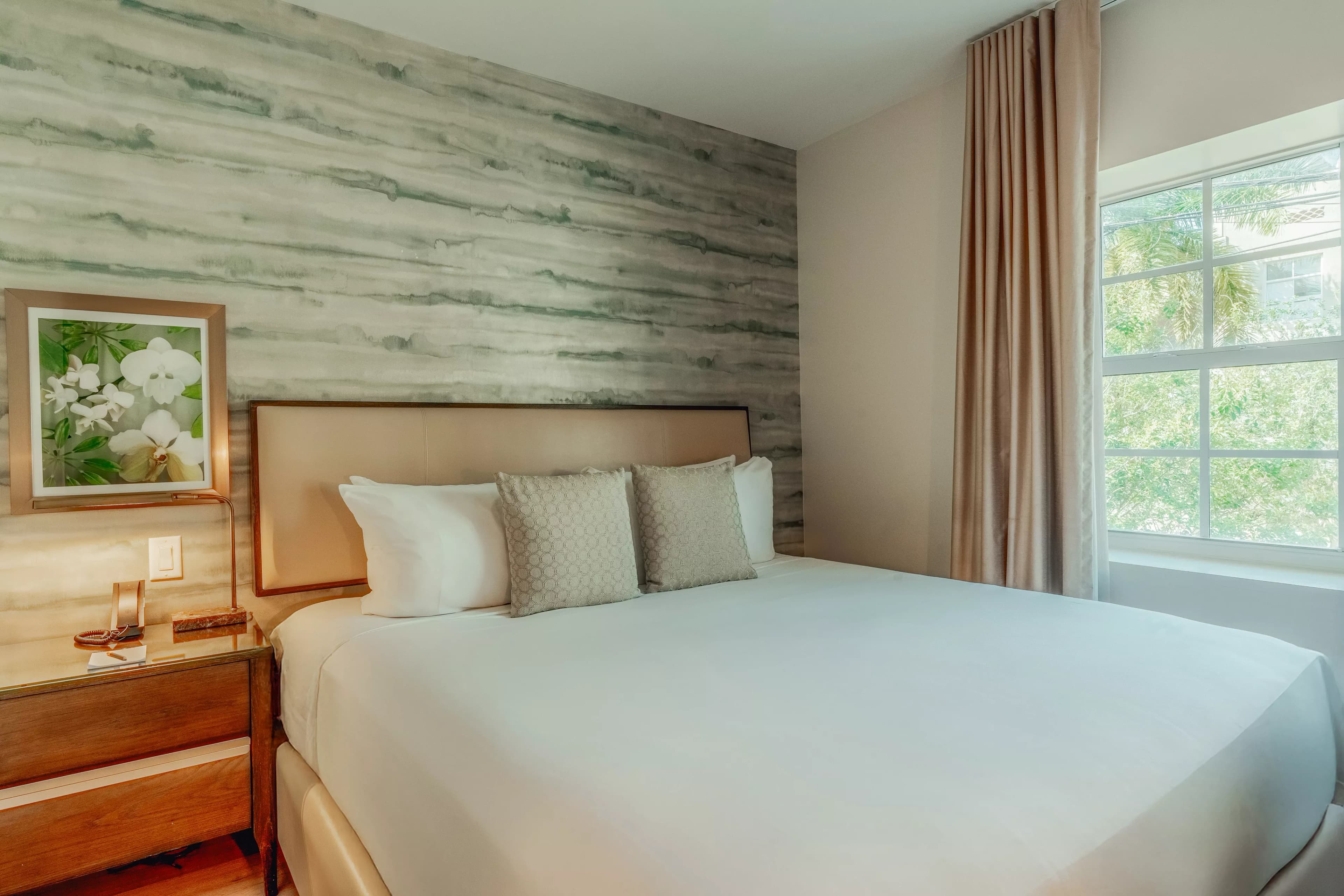 Iberostar Waves Miami Beach — 15