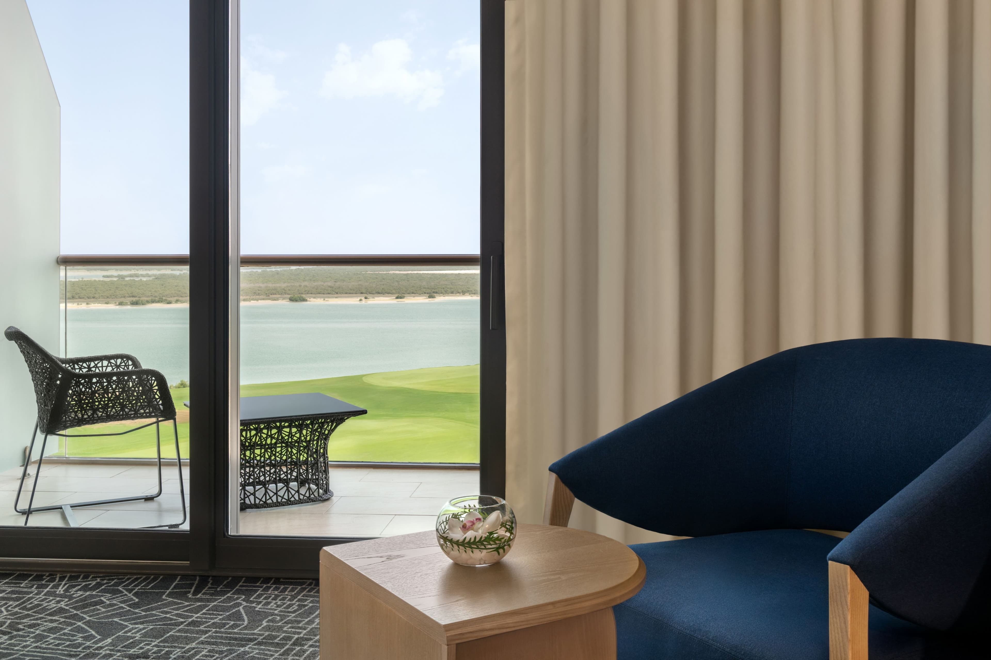 Independent (SPHC) Yas Plaza Bay — 55