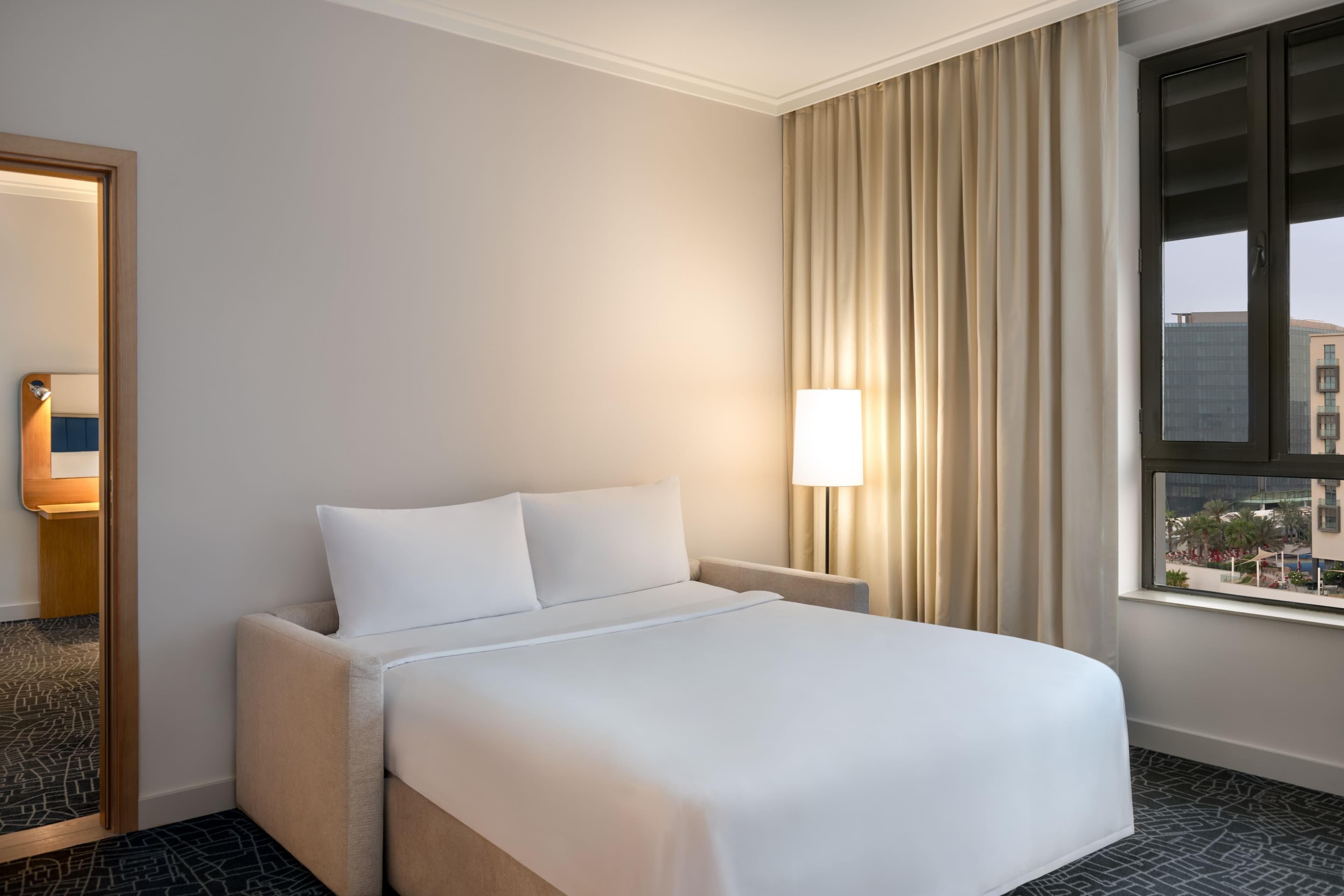 Independent (SPHC) Yas Plaza Bay — 35