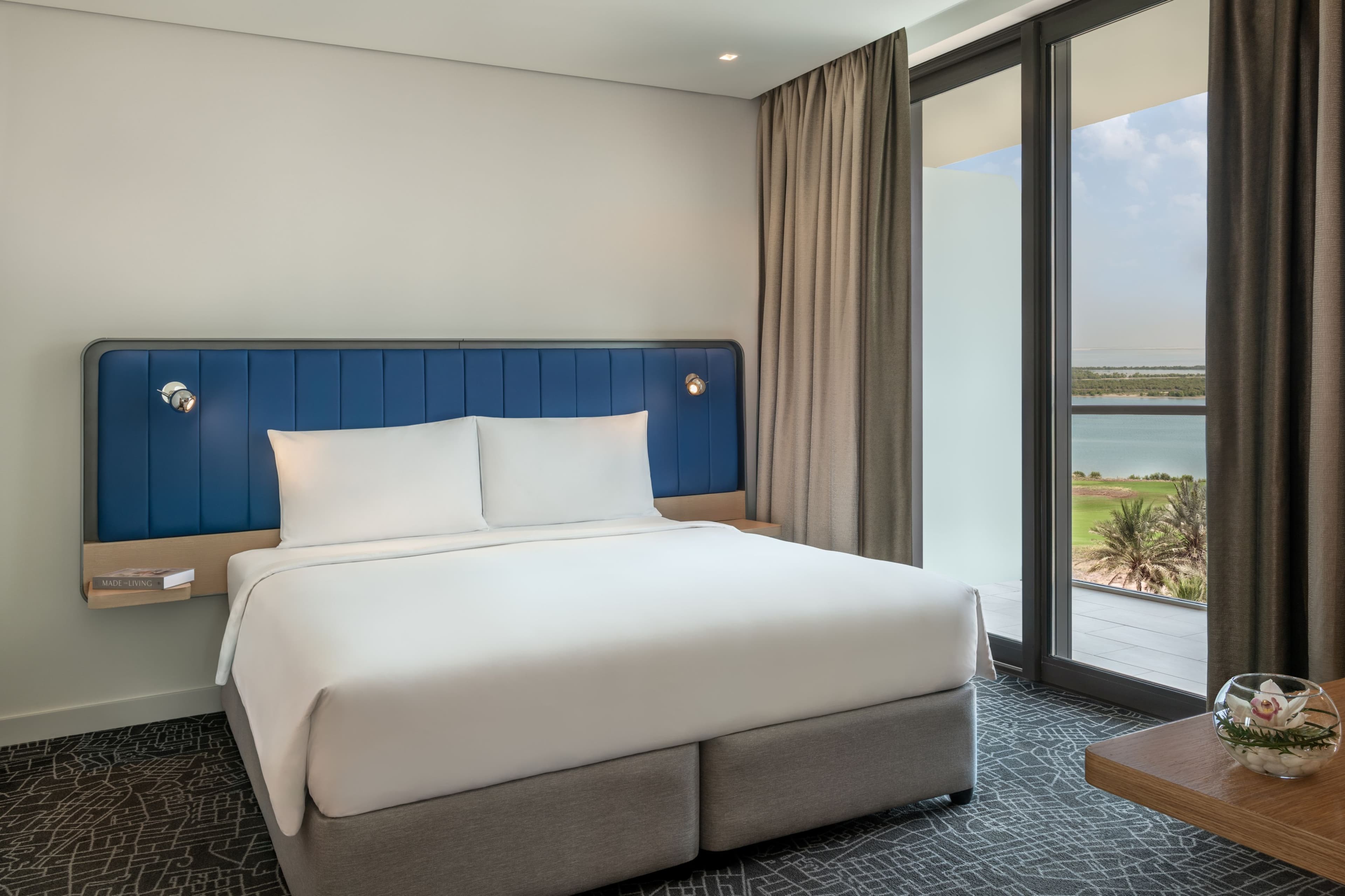 Independent (SPHC) Yas Plaza Bay — 16