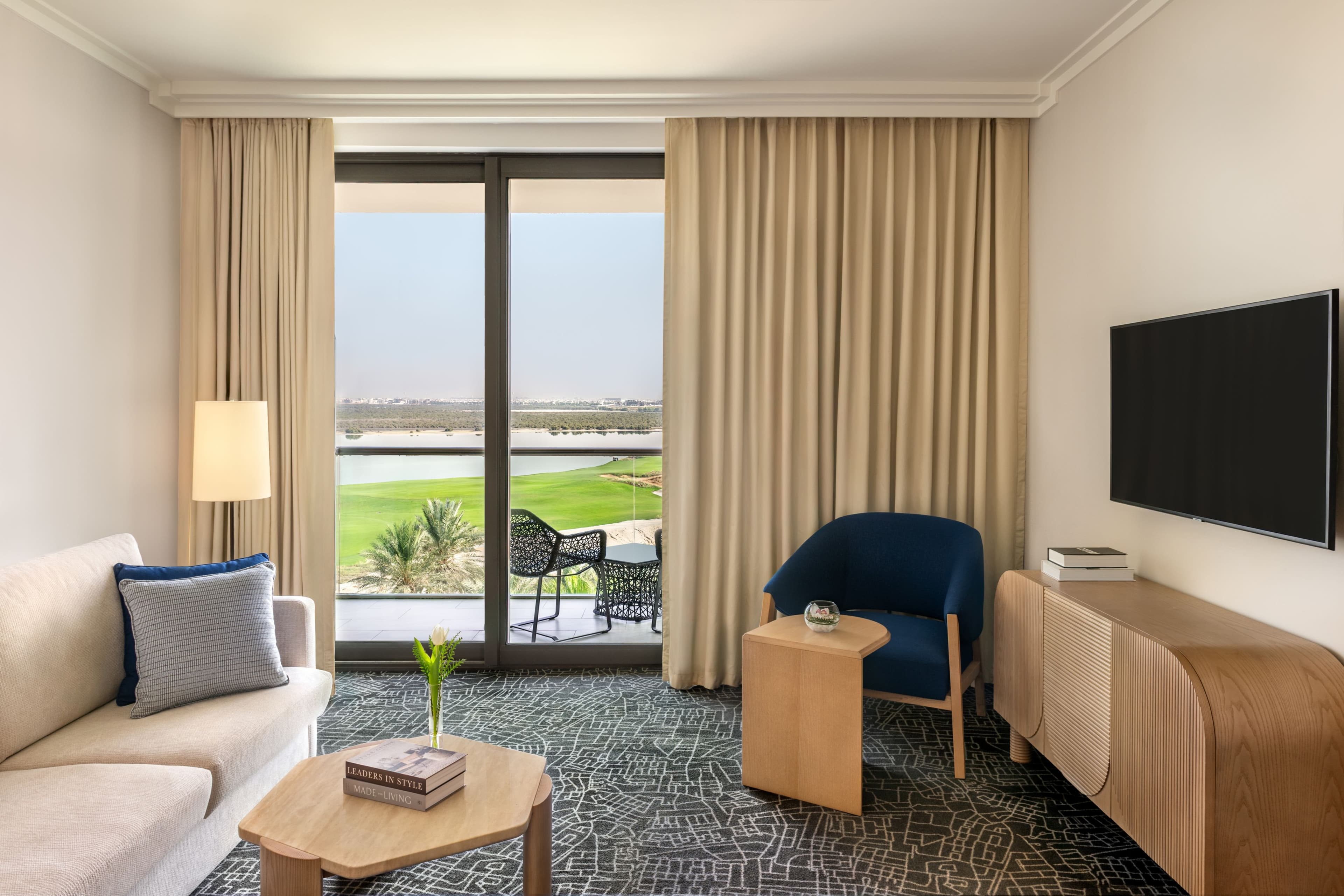 Independent (SPHC) Yas Plaza Bay — 13