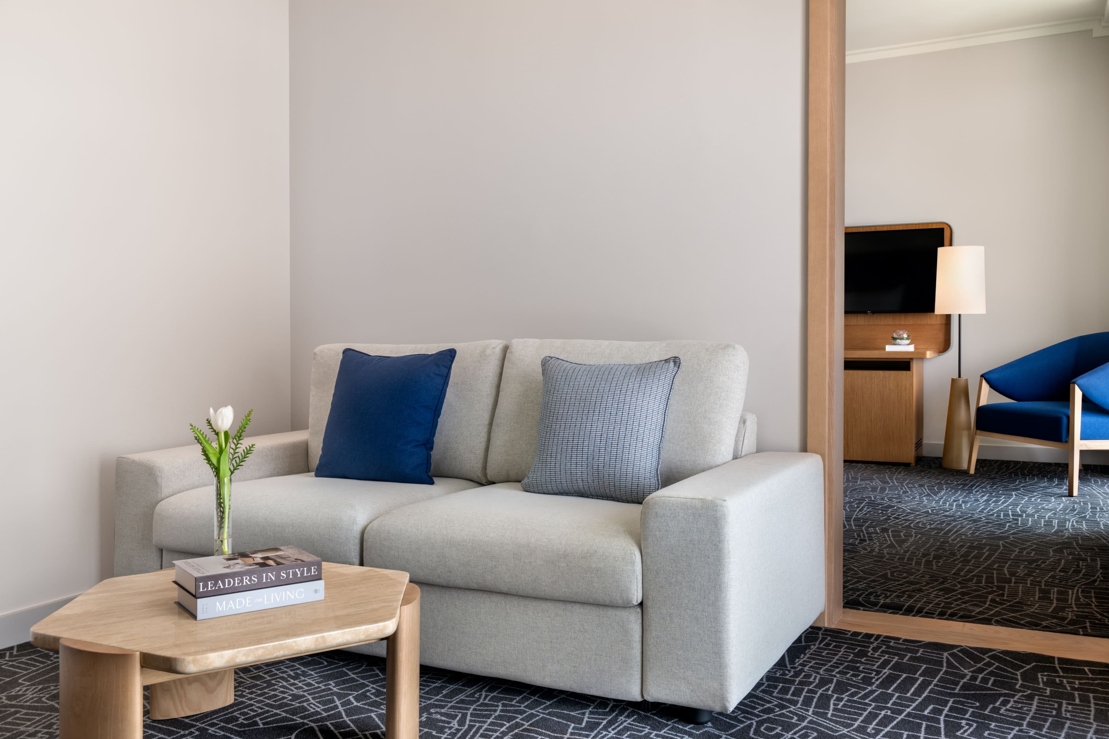 Independent (SPHC) Yas Plaza Bay — 17