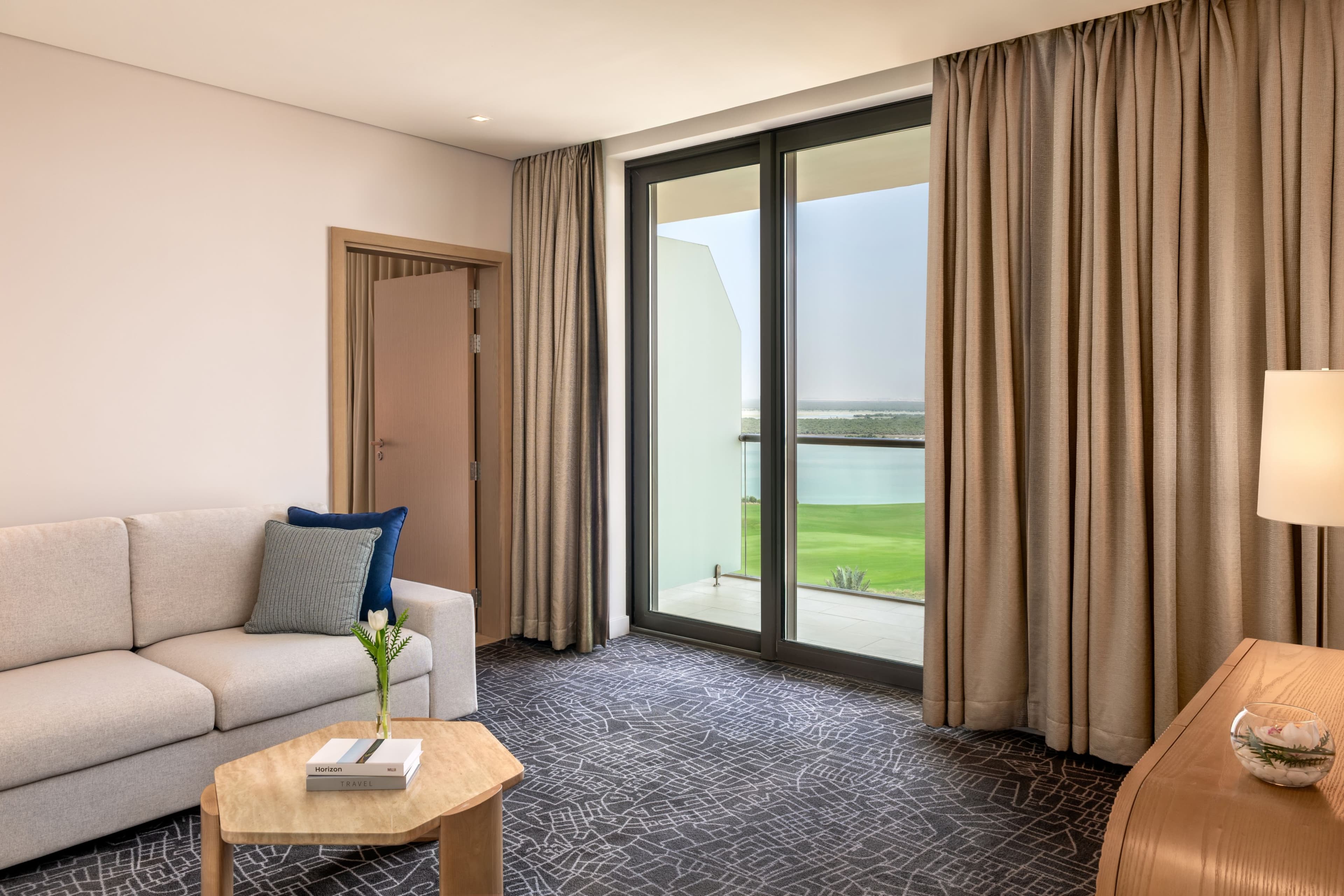 Independent (SPHC) Yas Plaza Bay — 18