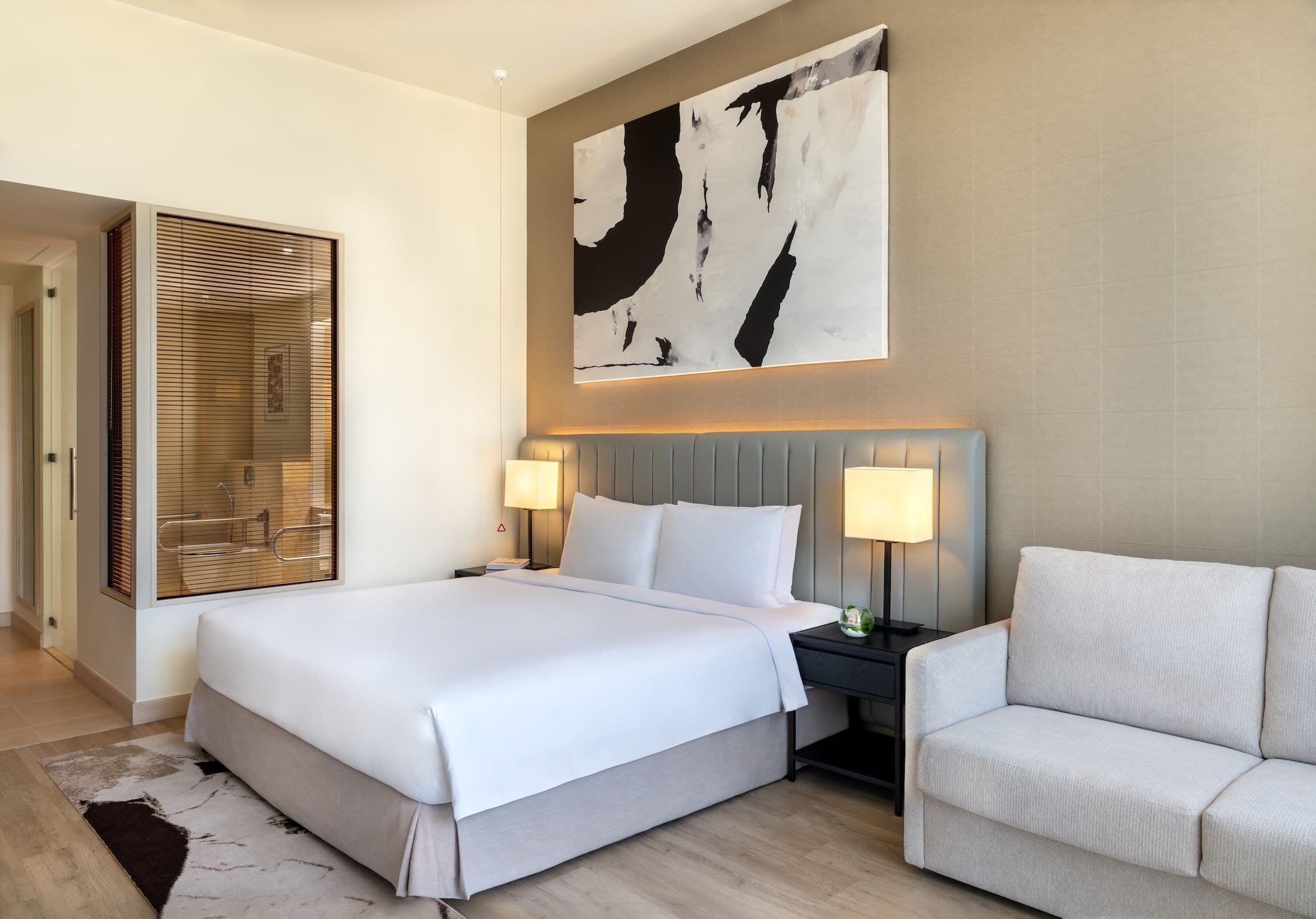Independent (SPHC) Yas Plaza Marina — 9