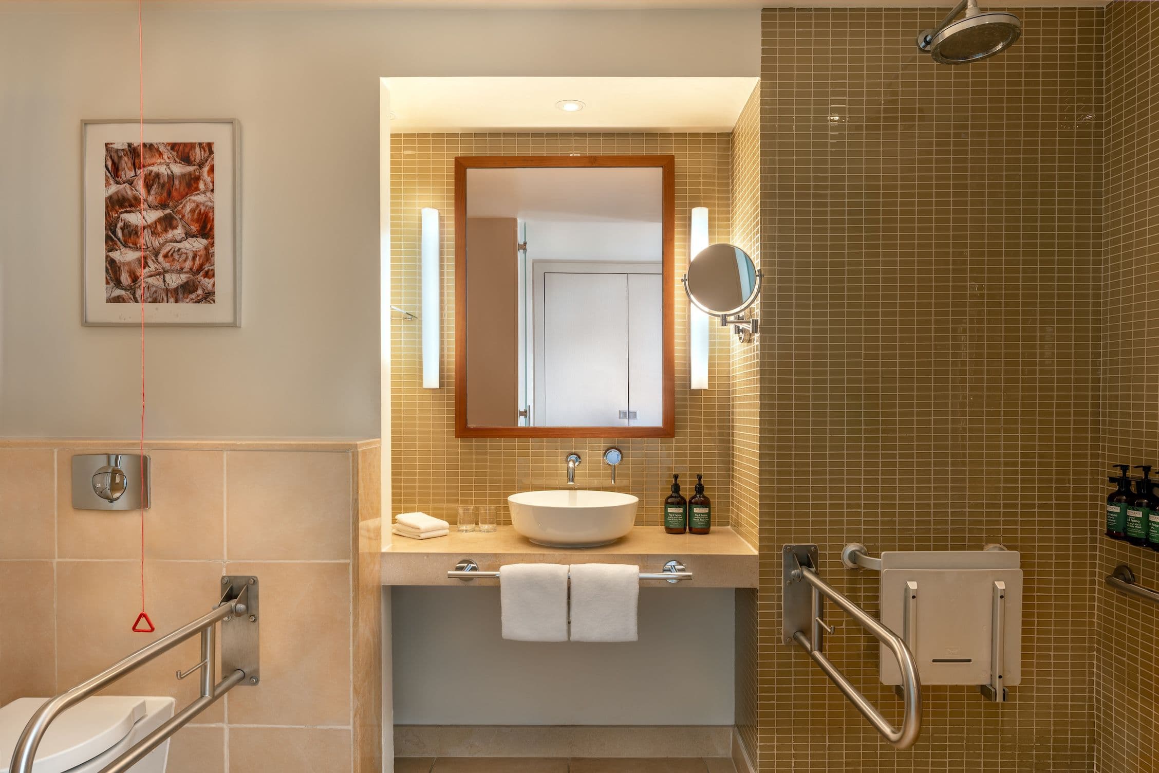 Independent (SPHC) Yas Plaza Marina — 8