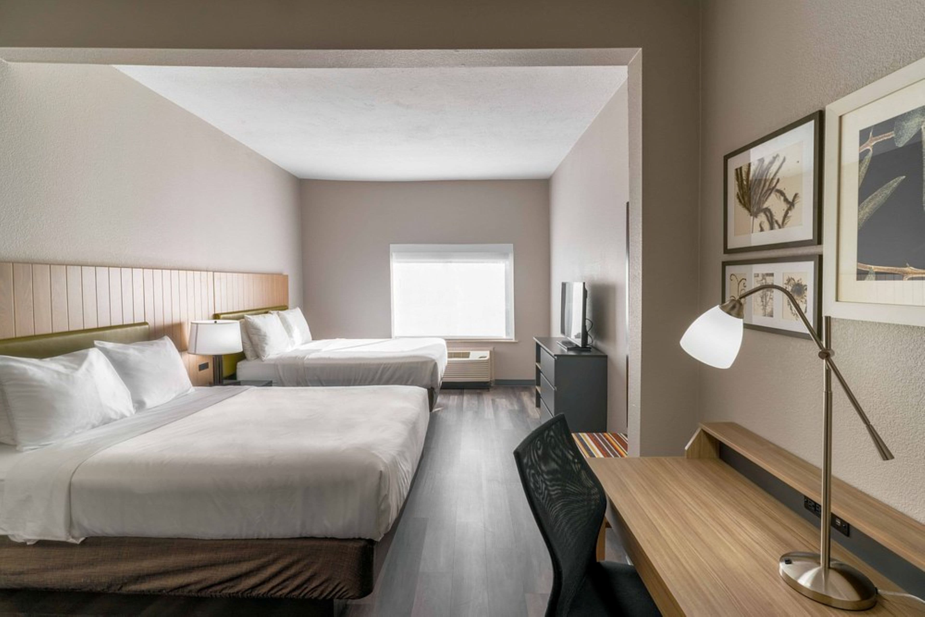 Independent (SPHC) Townhome Inn & Suites — 21