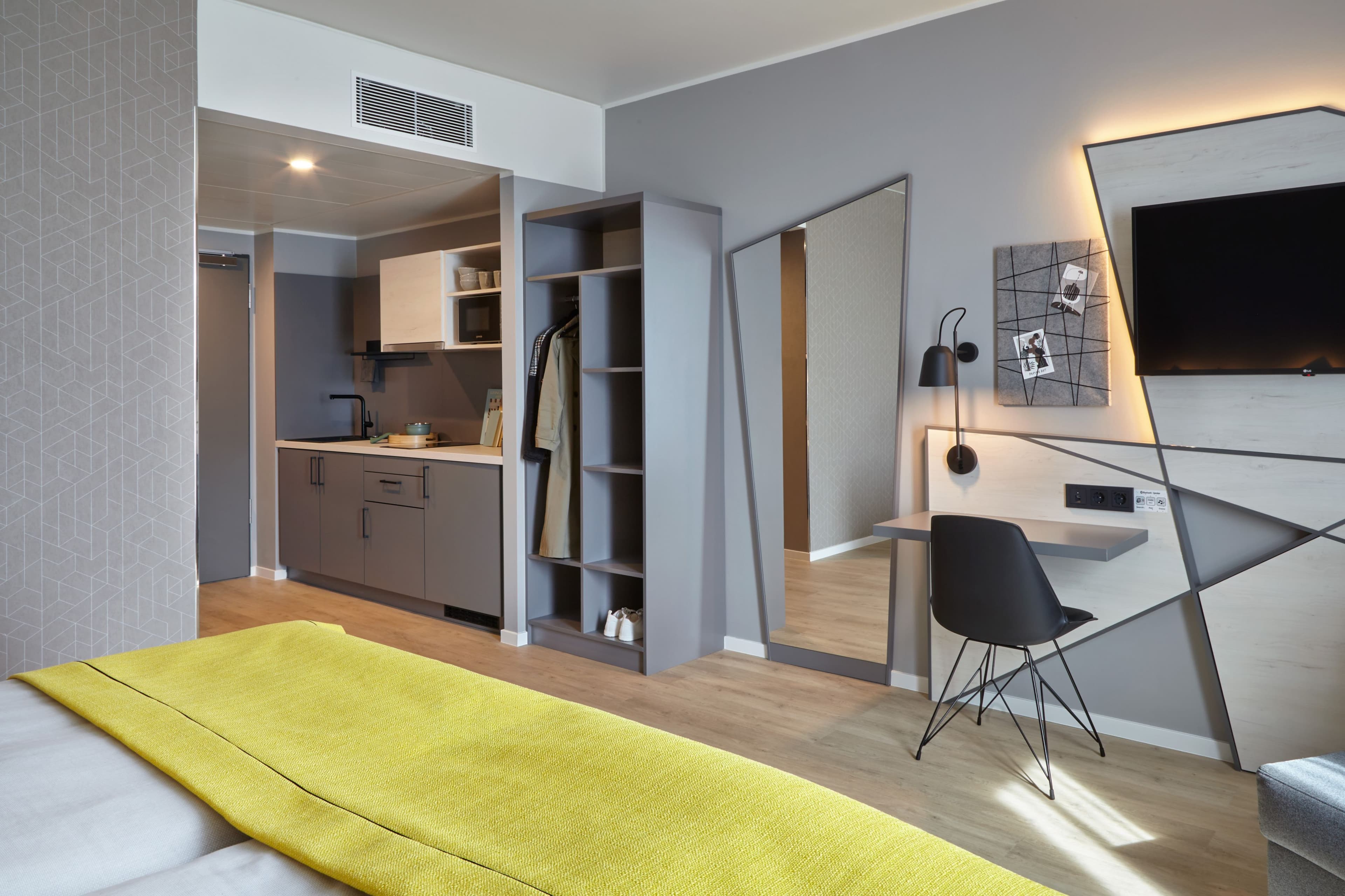 Candlewood Suites Dusseldorf Airport — 7