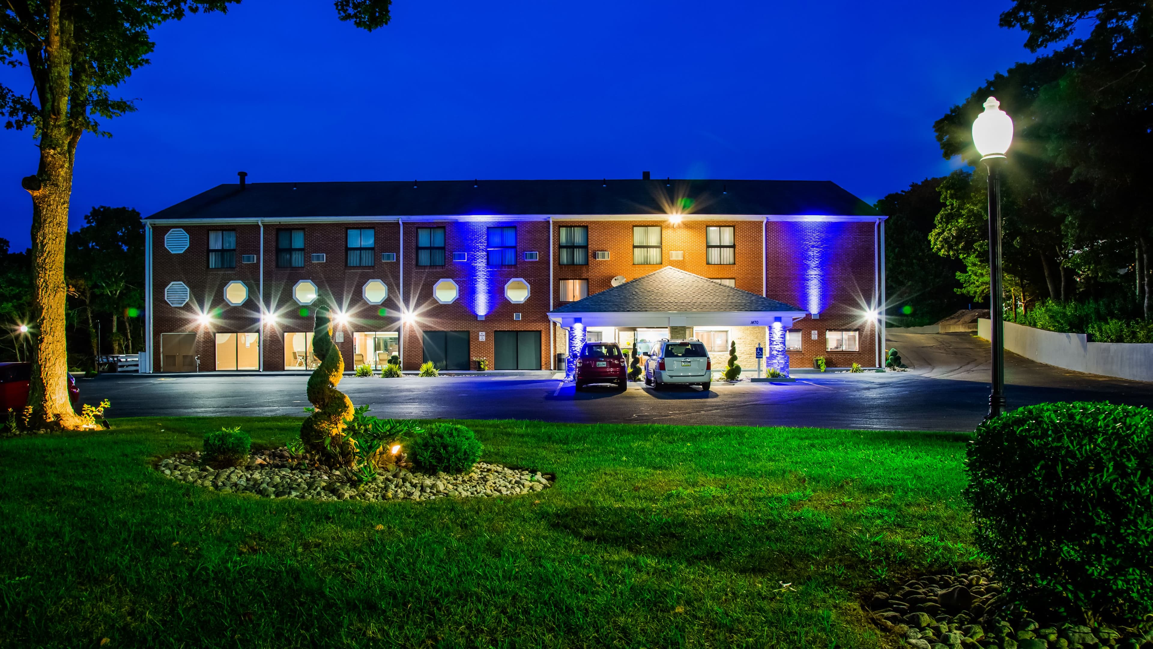 Independent (SPHC) Cape Cod Hotel - Image 1