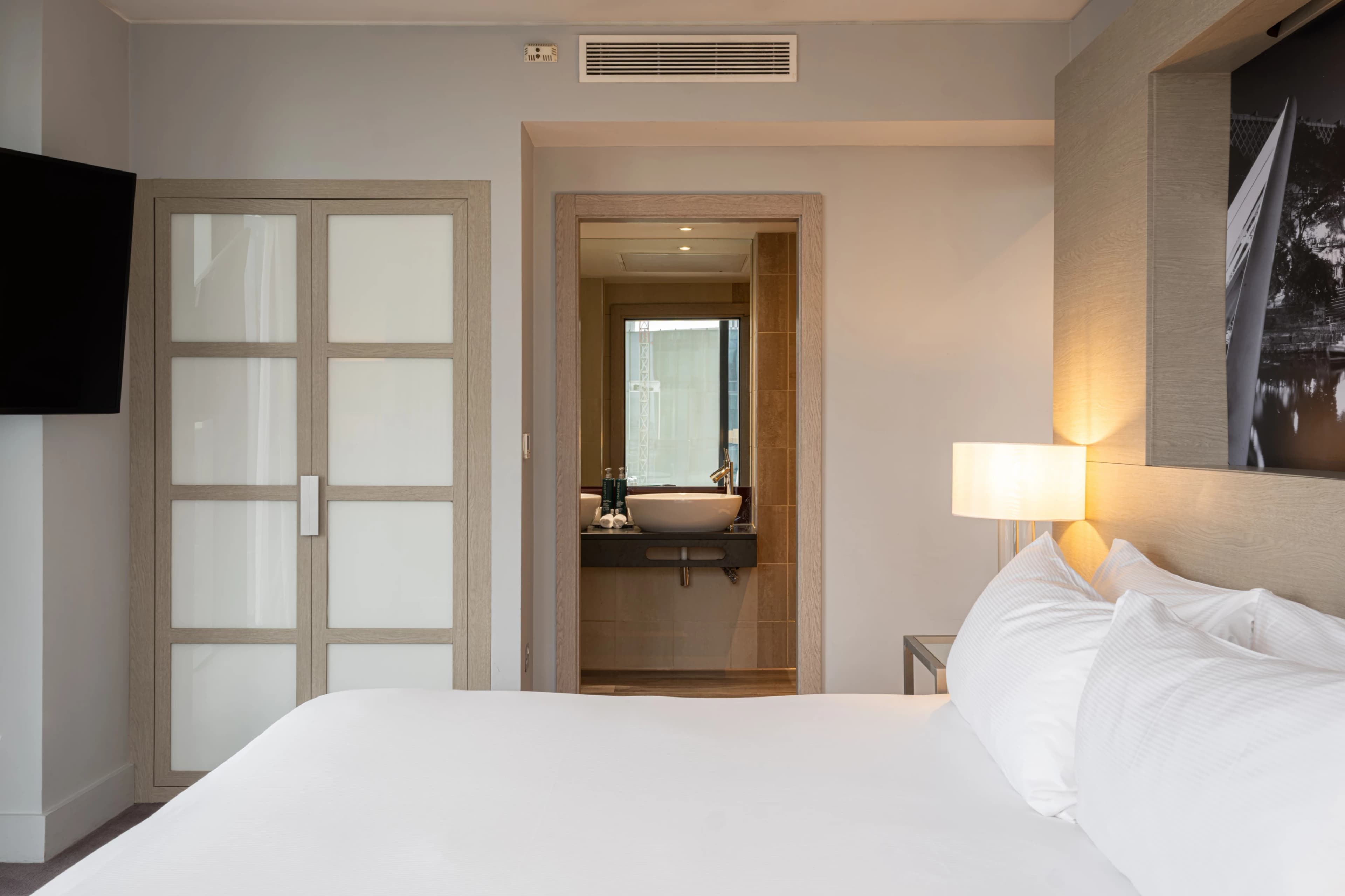 Independent (SPHC) The Manchester Deansgate Hotel — 7