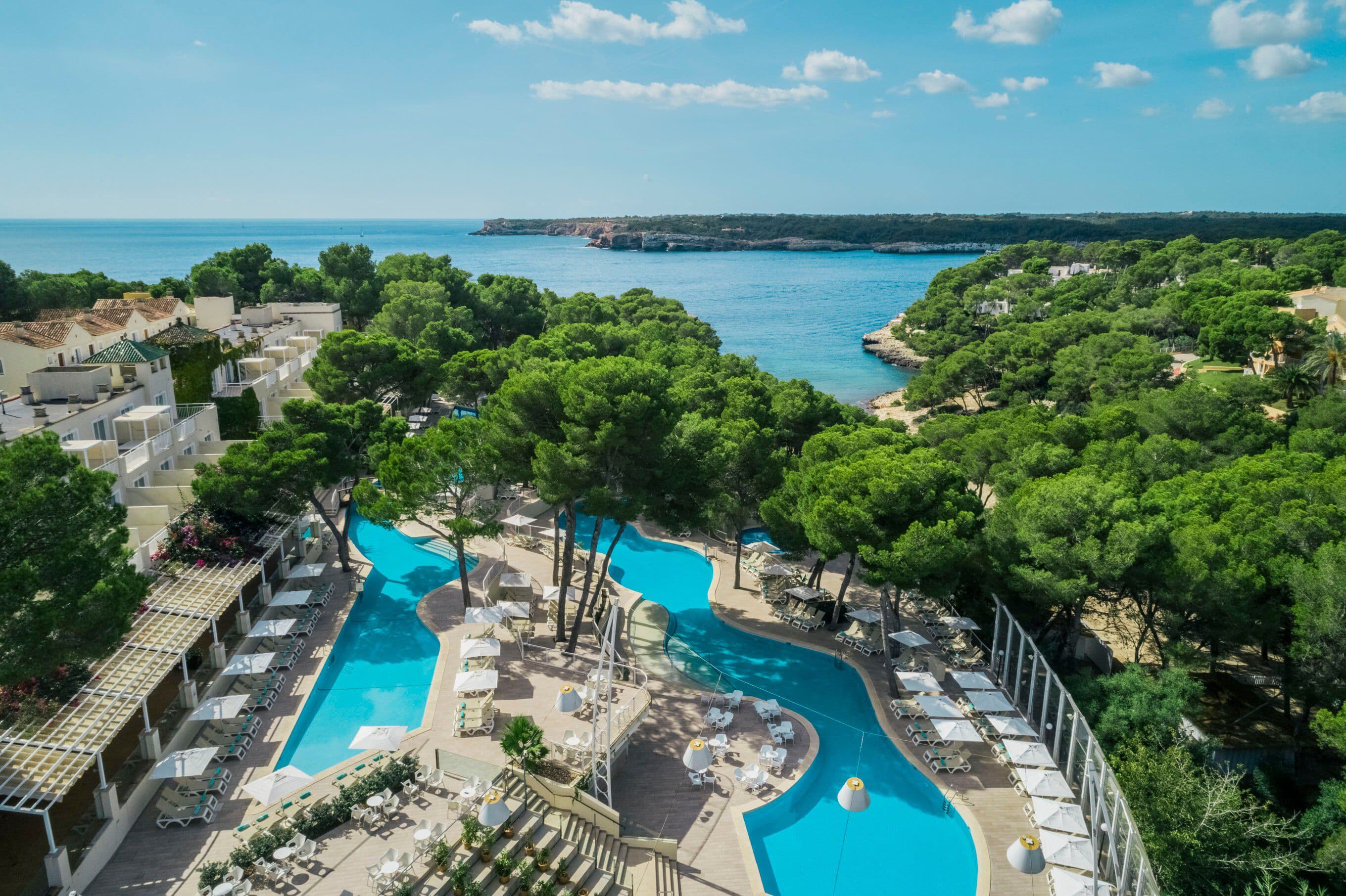 Iberostar Waves Club Cala Barca - Image 1