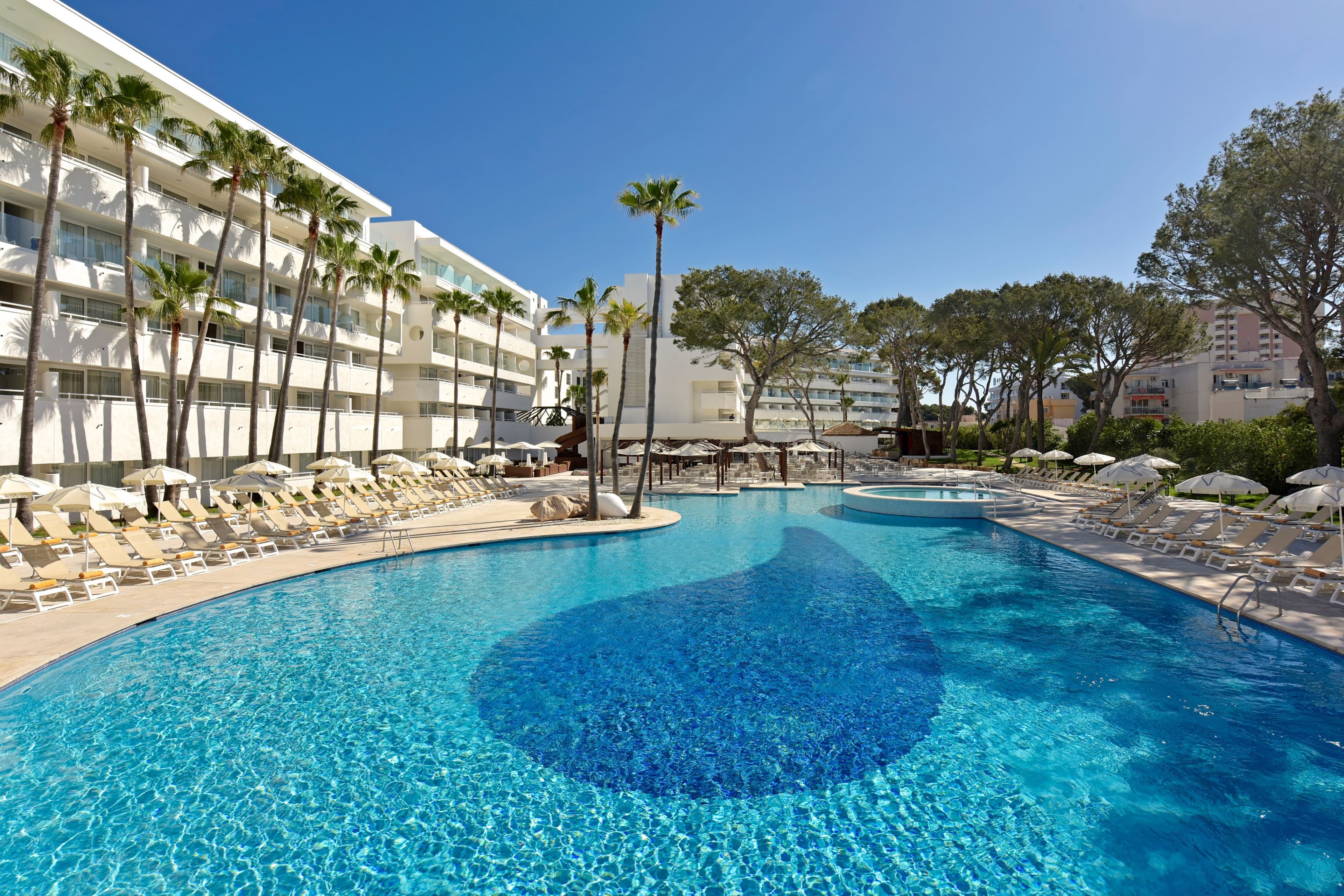 Iberostar Waves Cristina - Image 1