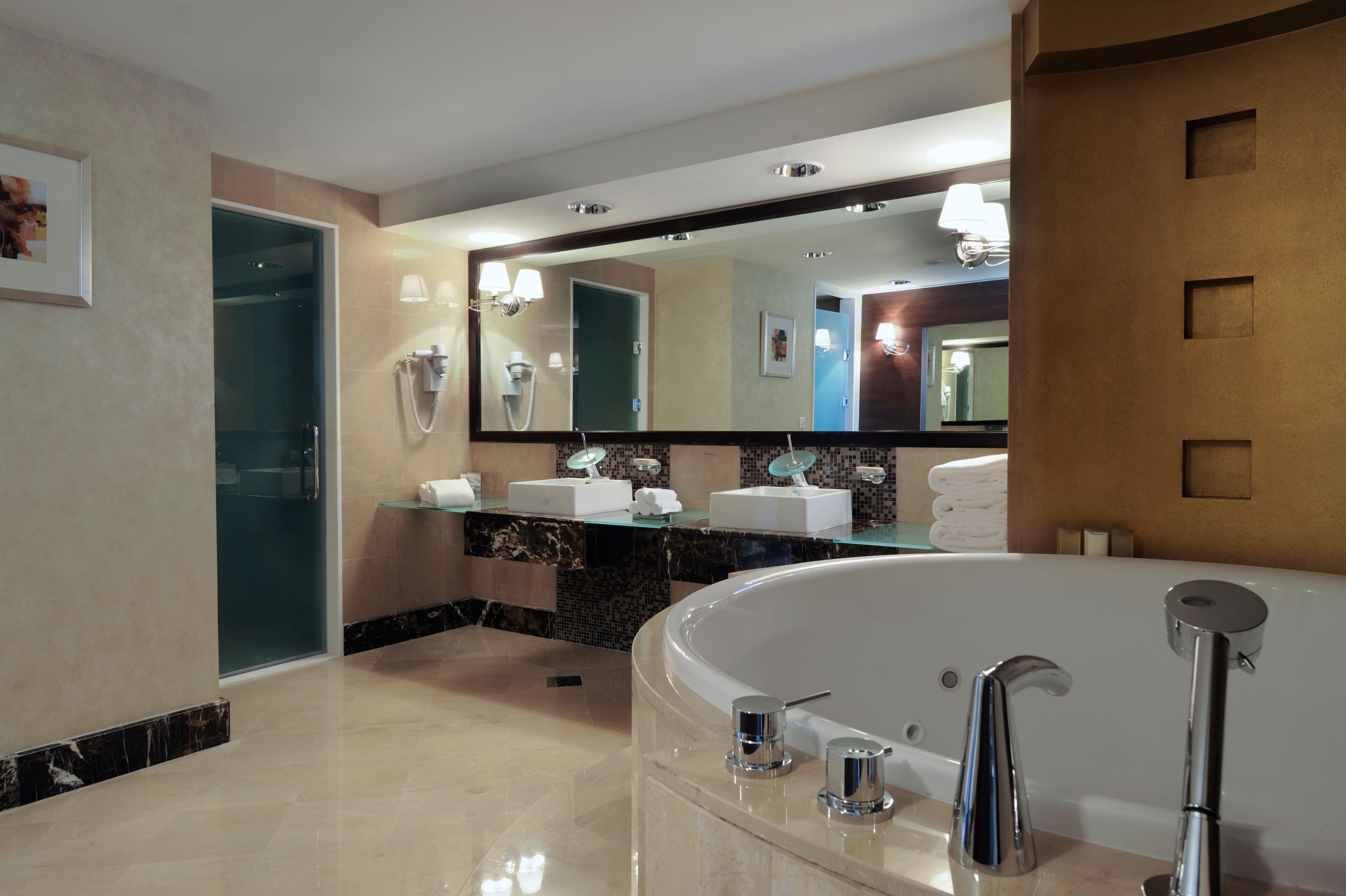 InterContinental Abu Dhabi — 66