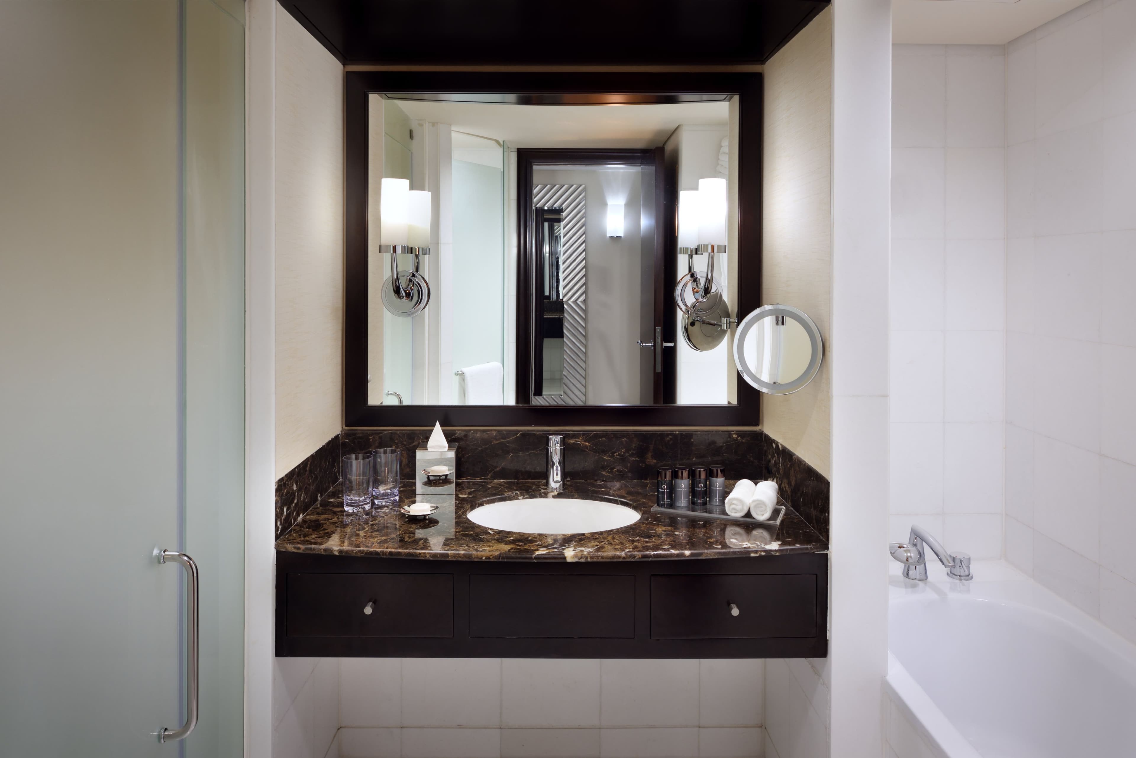 InterContinental Abu Dhabi — 21