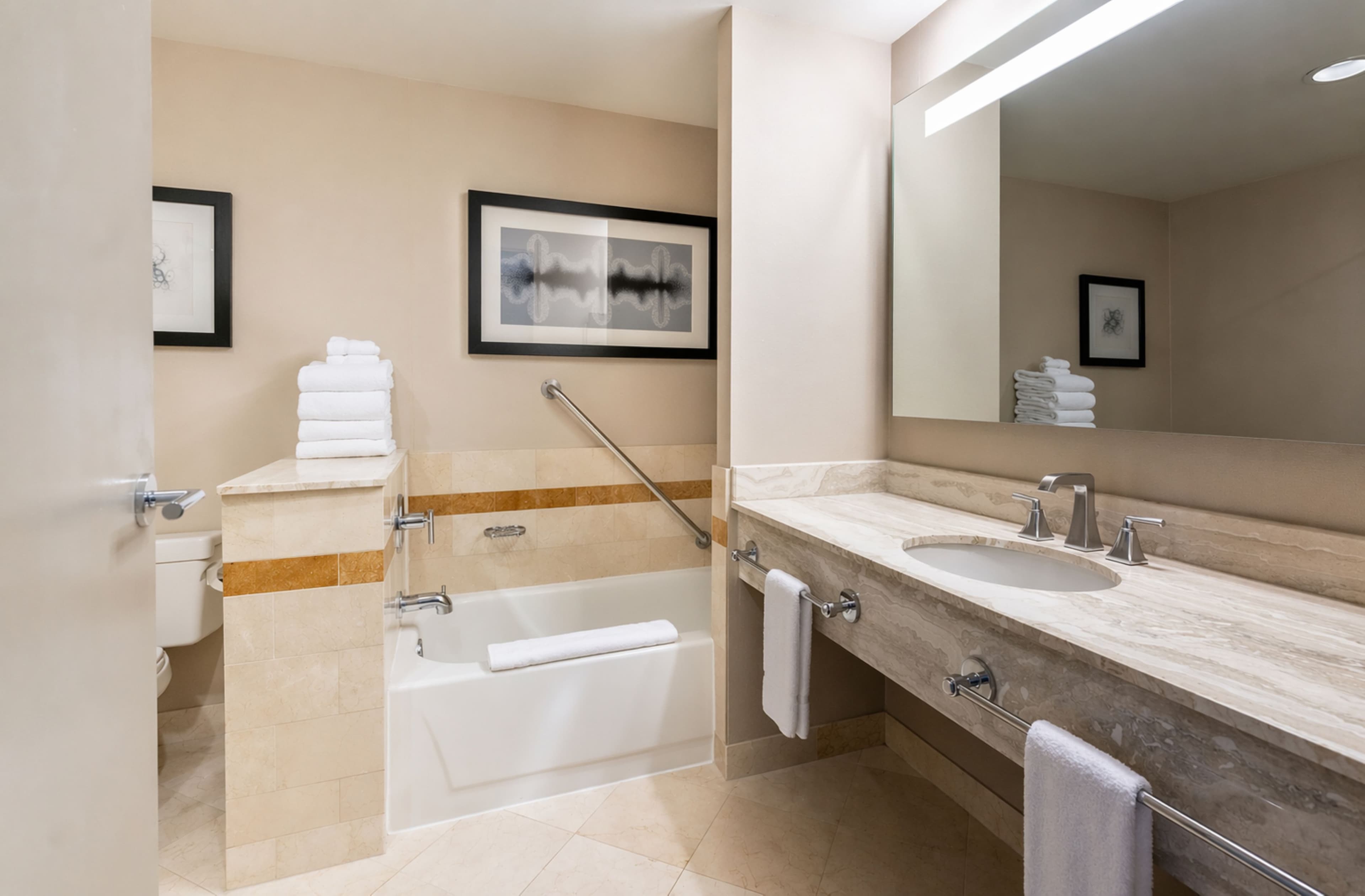 InterContinental Chicago Magnificent Mile — 27