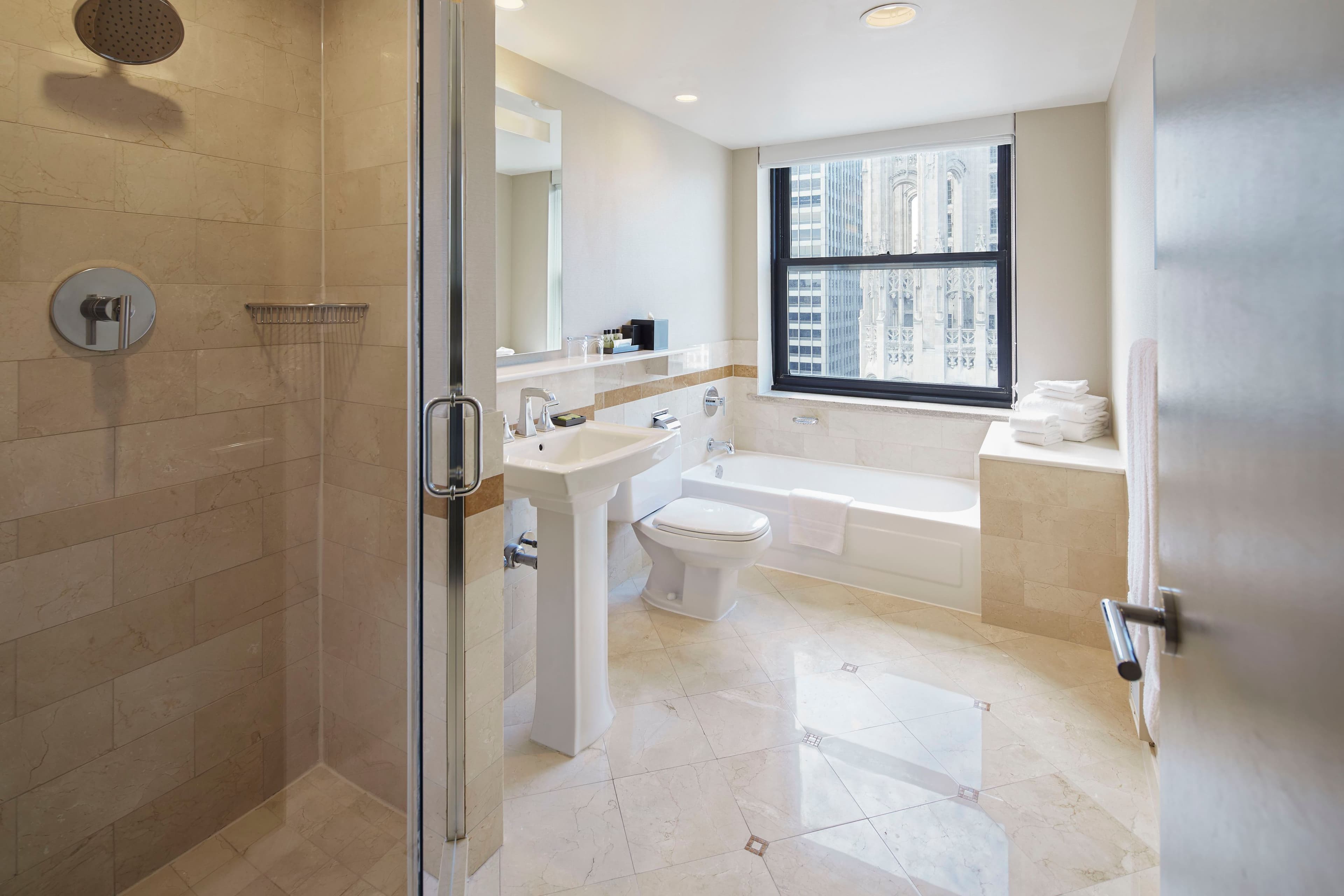 InterContinental Chicago Magnificent Mile — 4