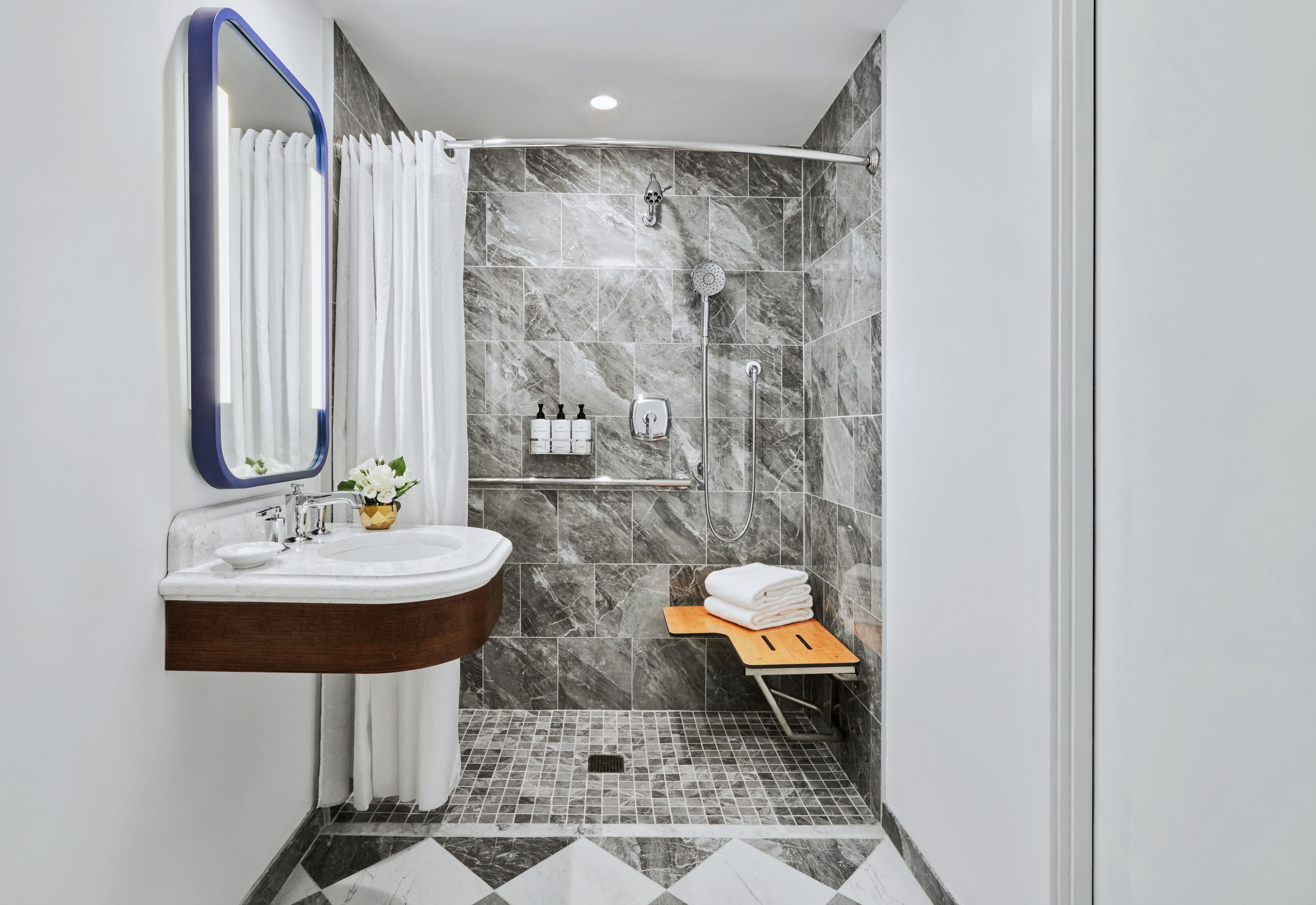 InterContinental Chicago Magnificent Mile — 79