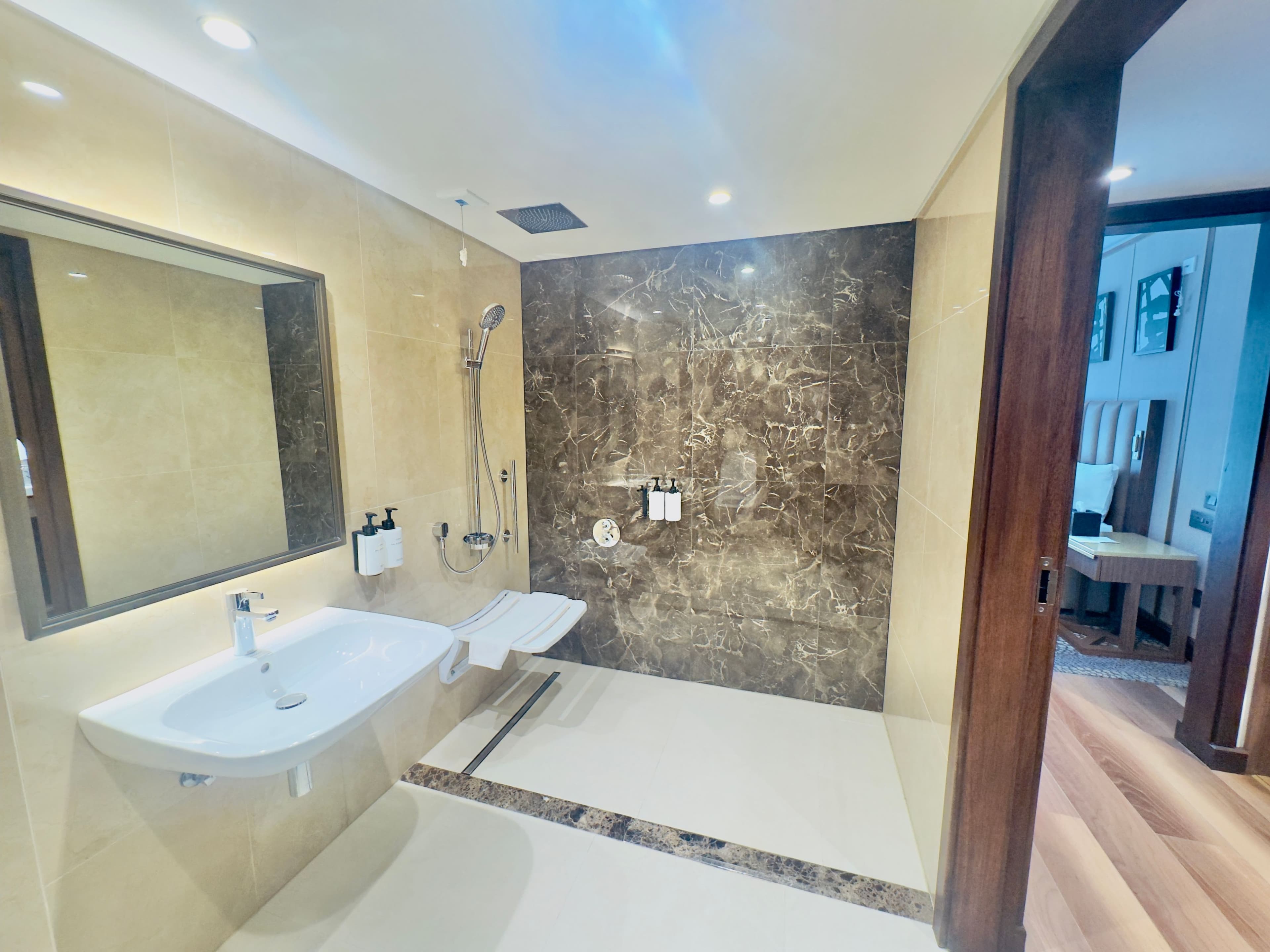 InterContinental Lusaka — 8