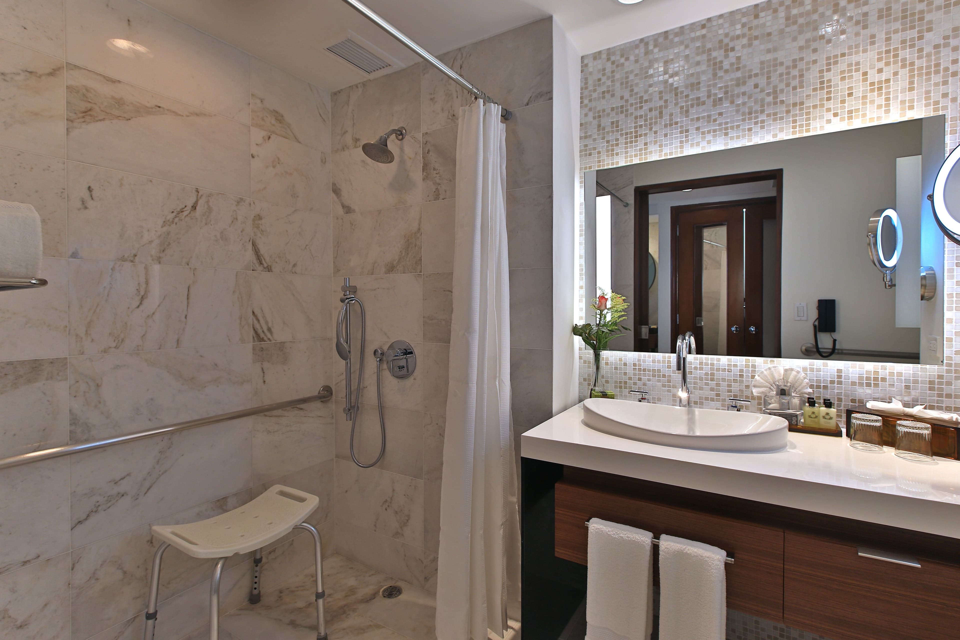 InterContinental Managua at Metrocentro Mall — 12