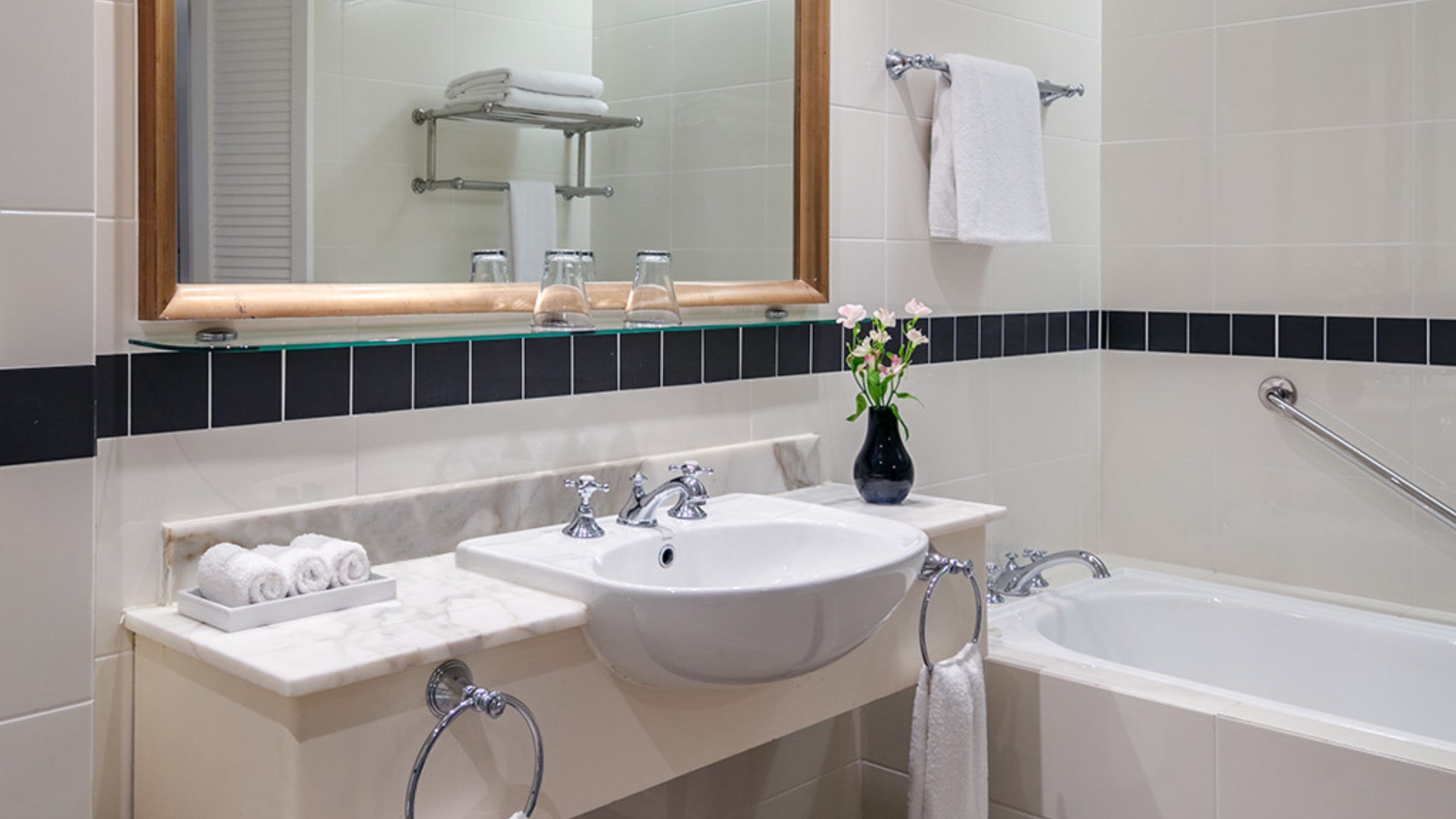 InterContinental Sanctuary Cove Resort - Image 4