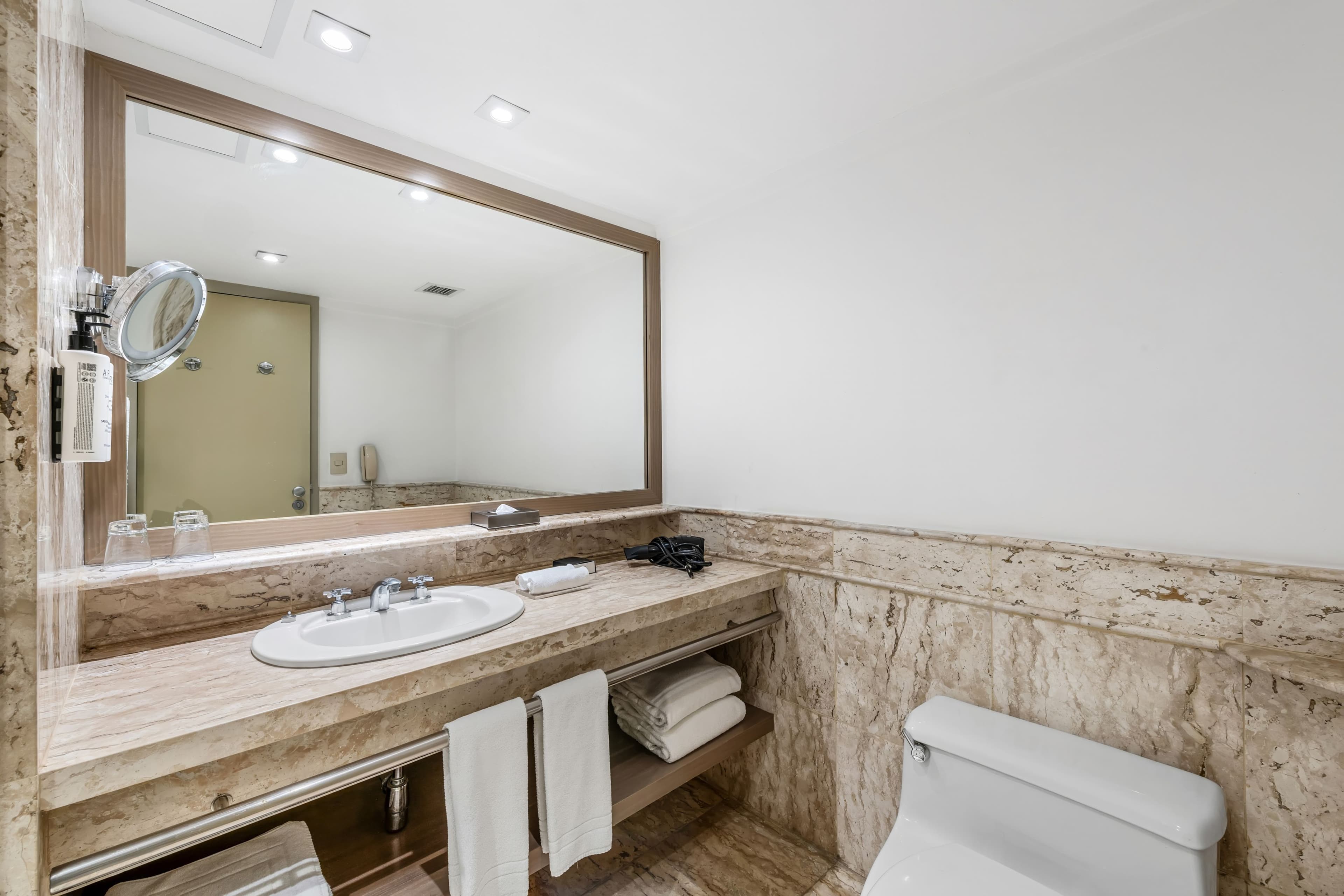 Classic Room - Image 8