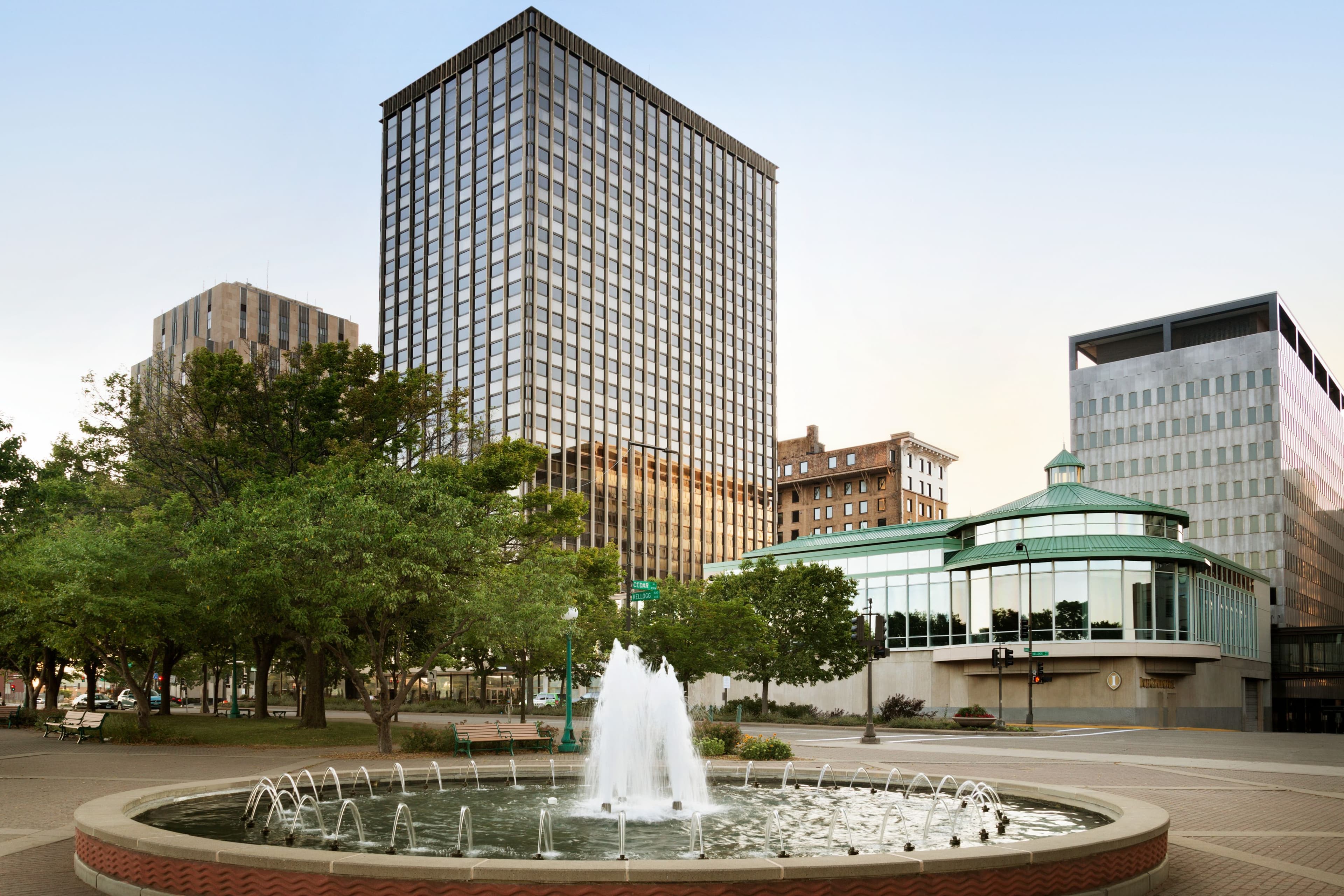 InterContinental Saint Paul Riverfront - Image 1