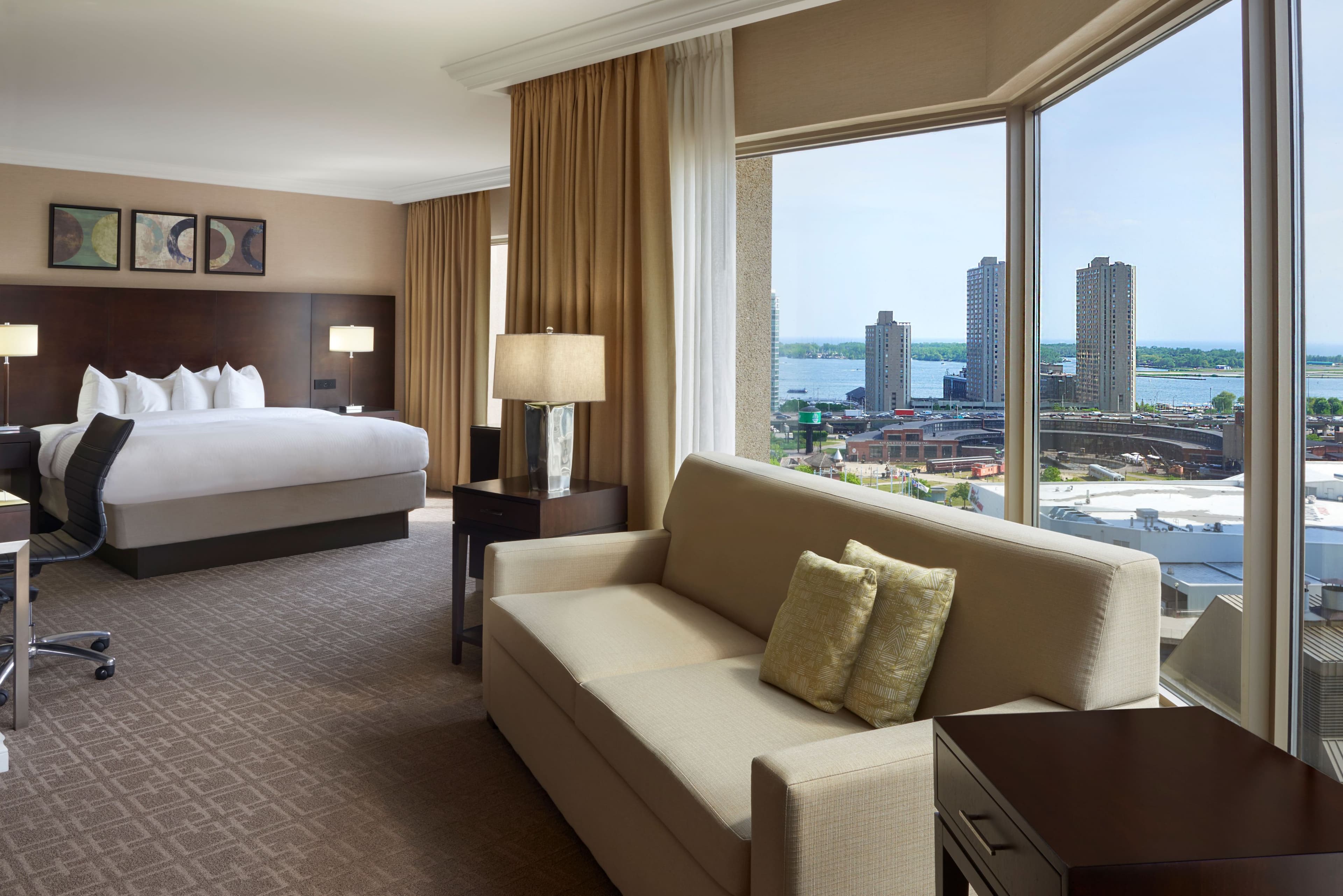 InterContinental Toronto Centre — 100