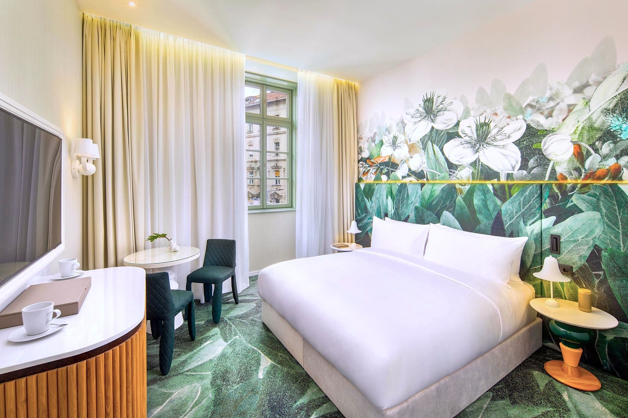 Deluxe Room - Image 5