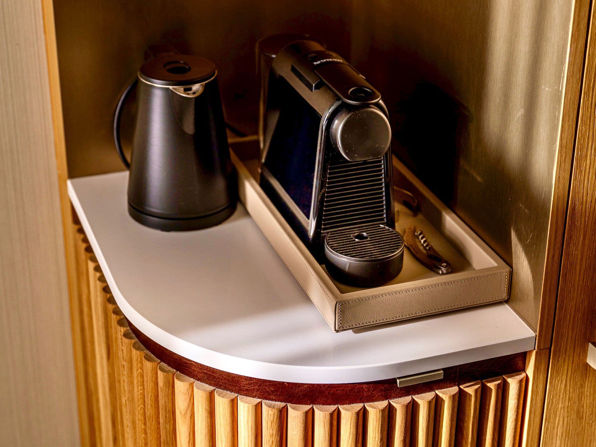 Deluxe Room - Image 7