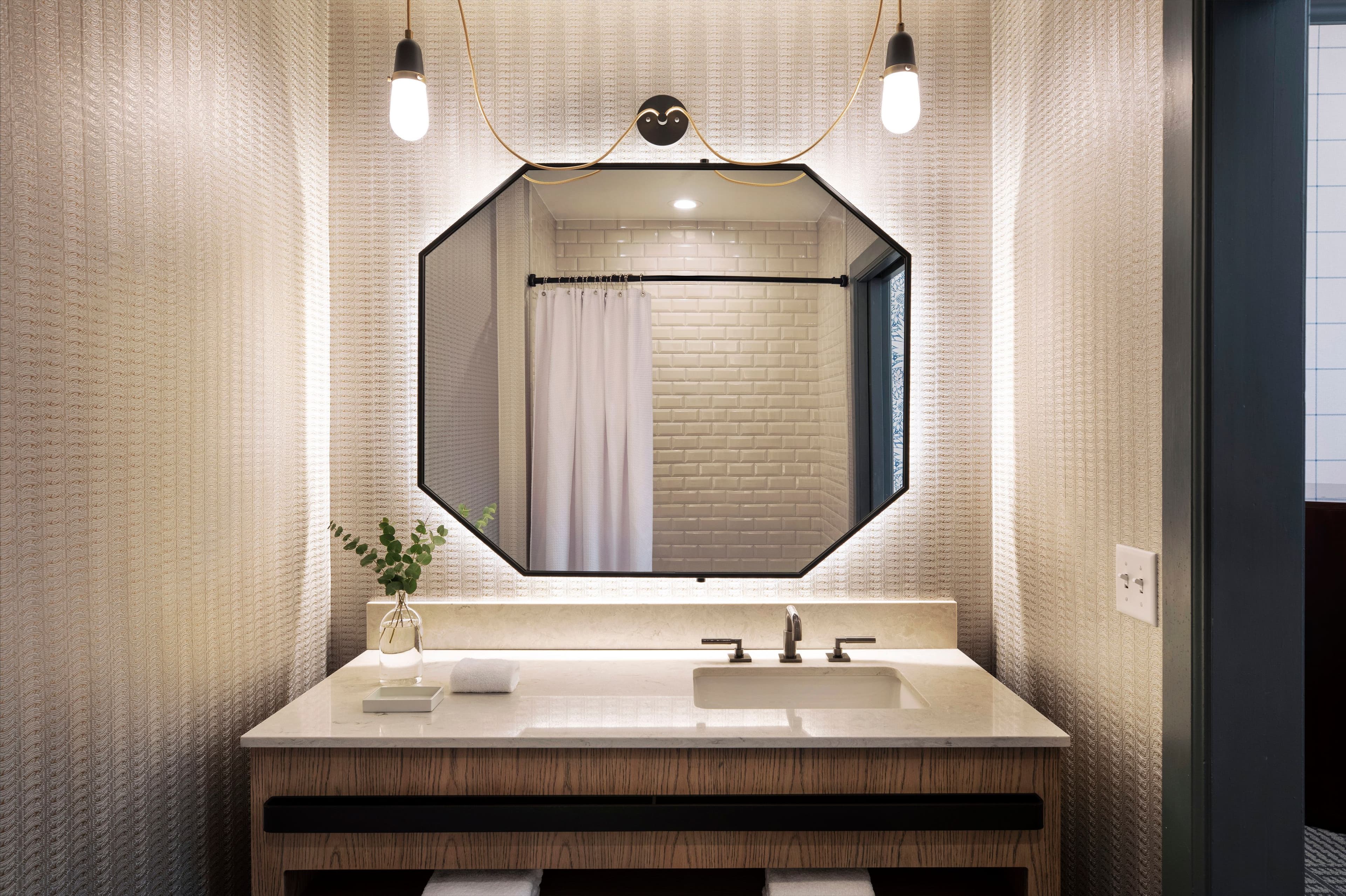 Essential Room - Image 2