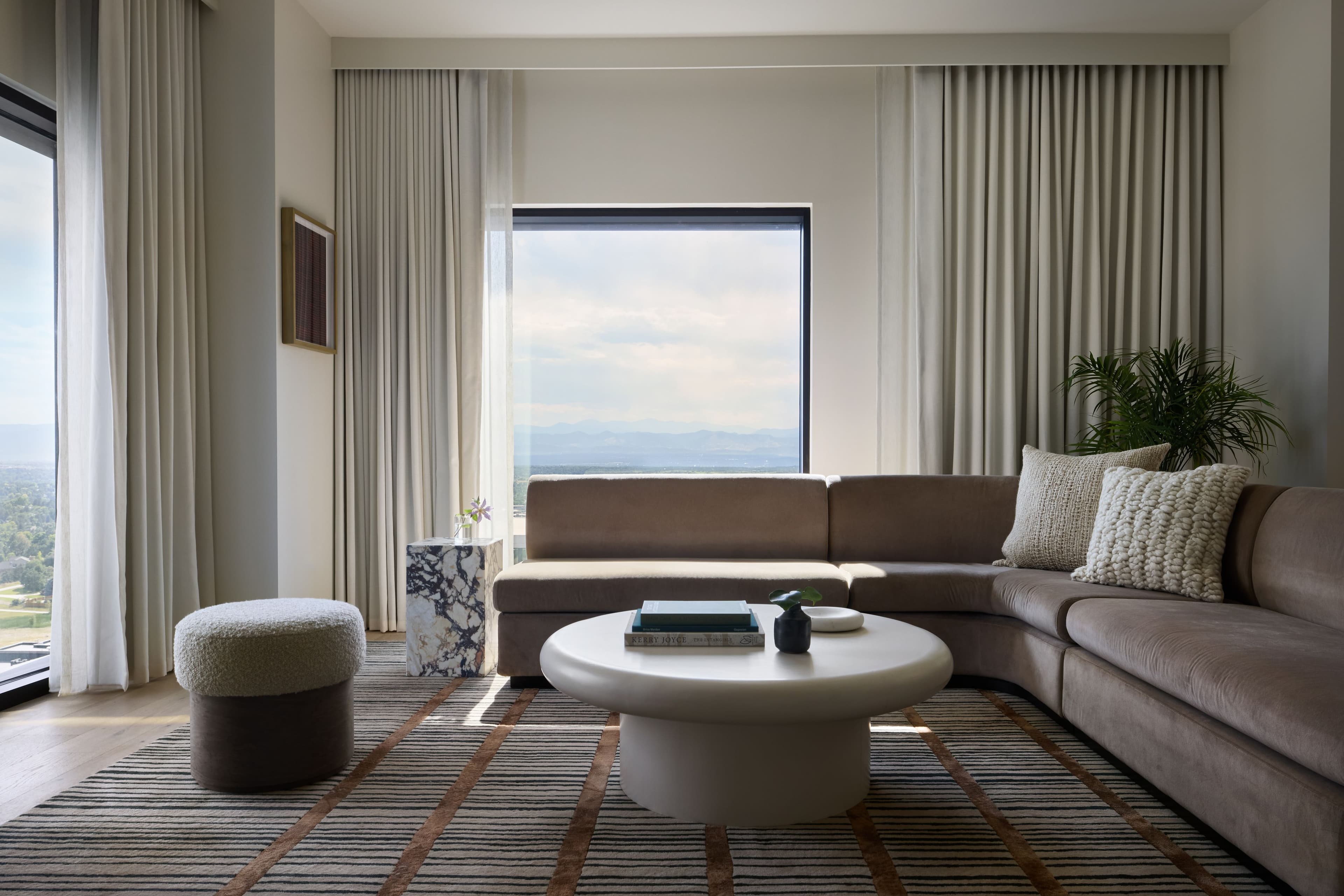 Kimpton Claret Hotel — 10