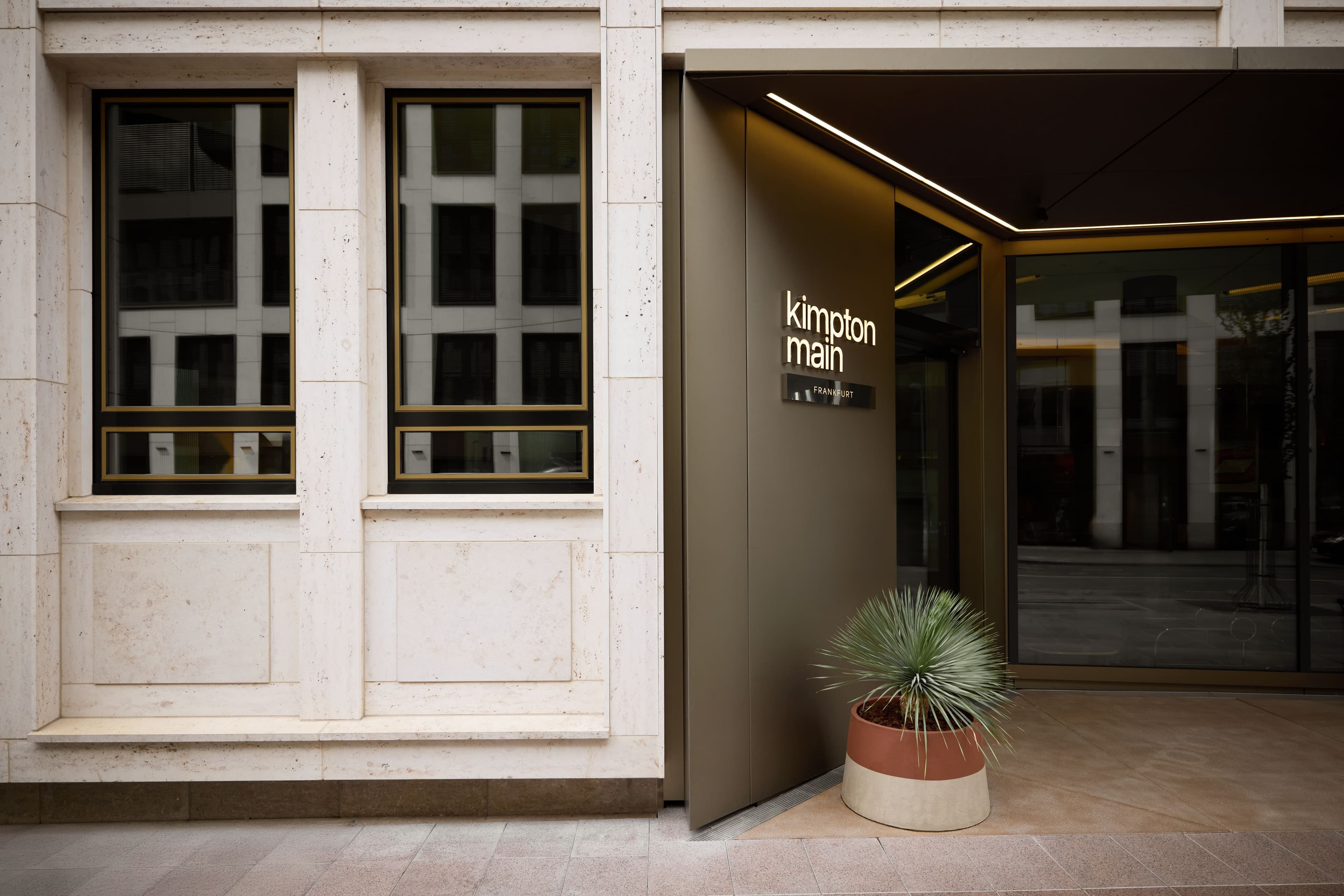 Kimpton Main Frankfurt - Image 1