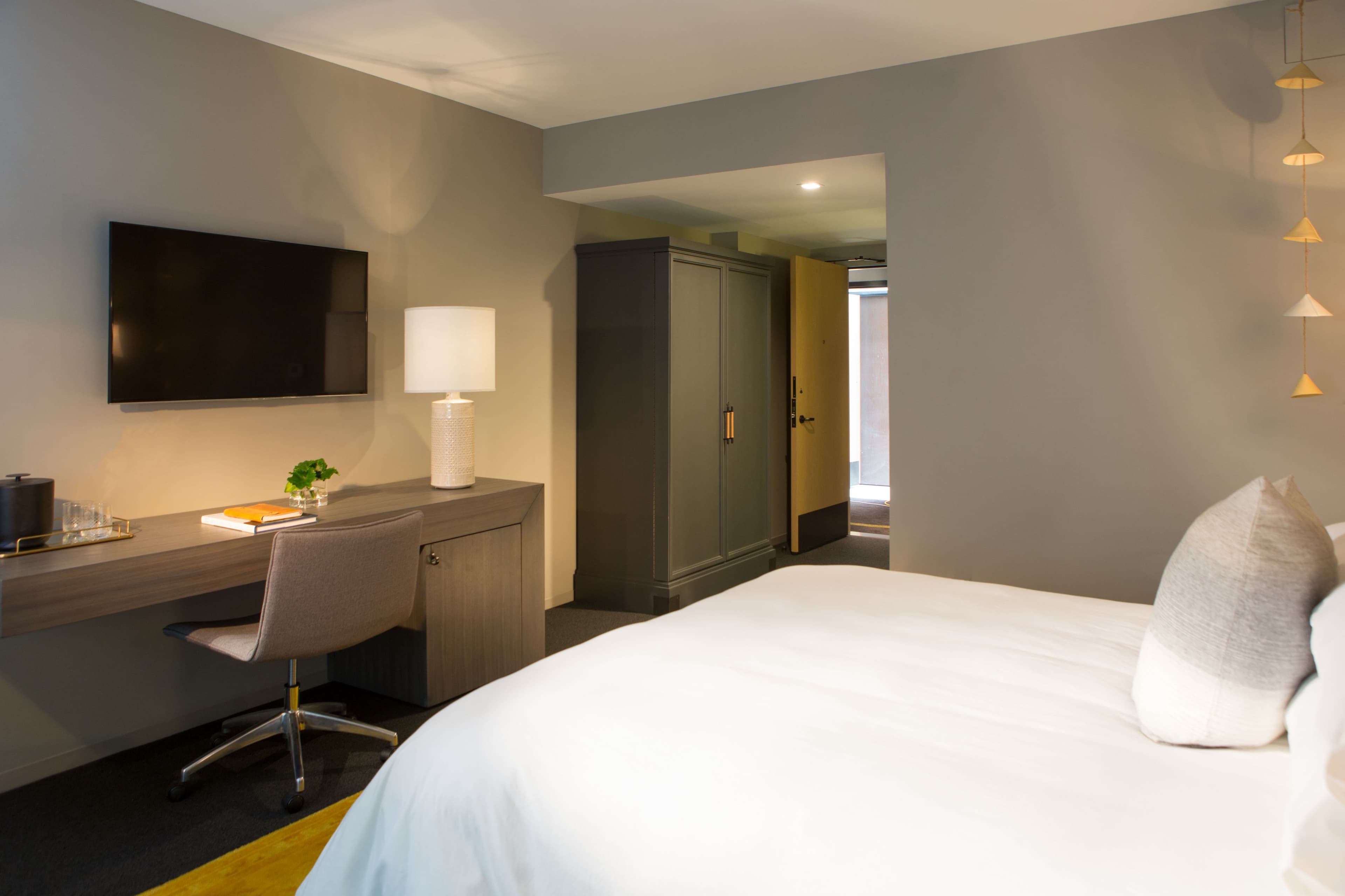 Kimpton Everly Hotel - Image 2